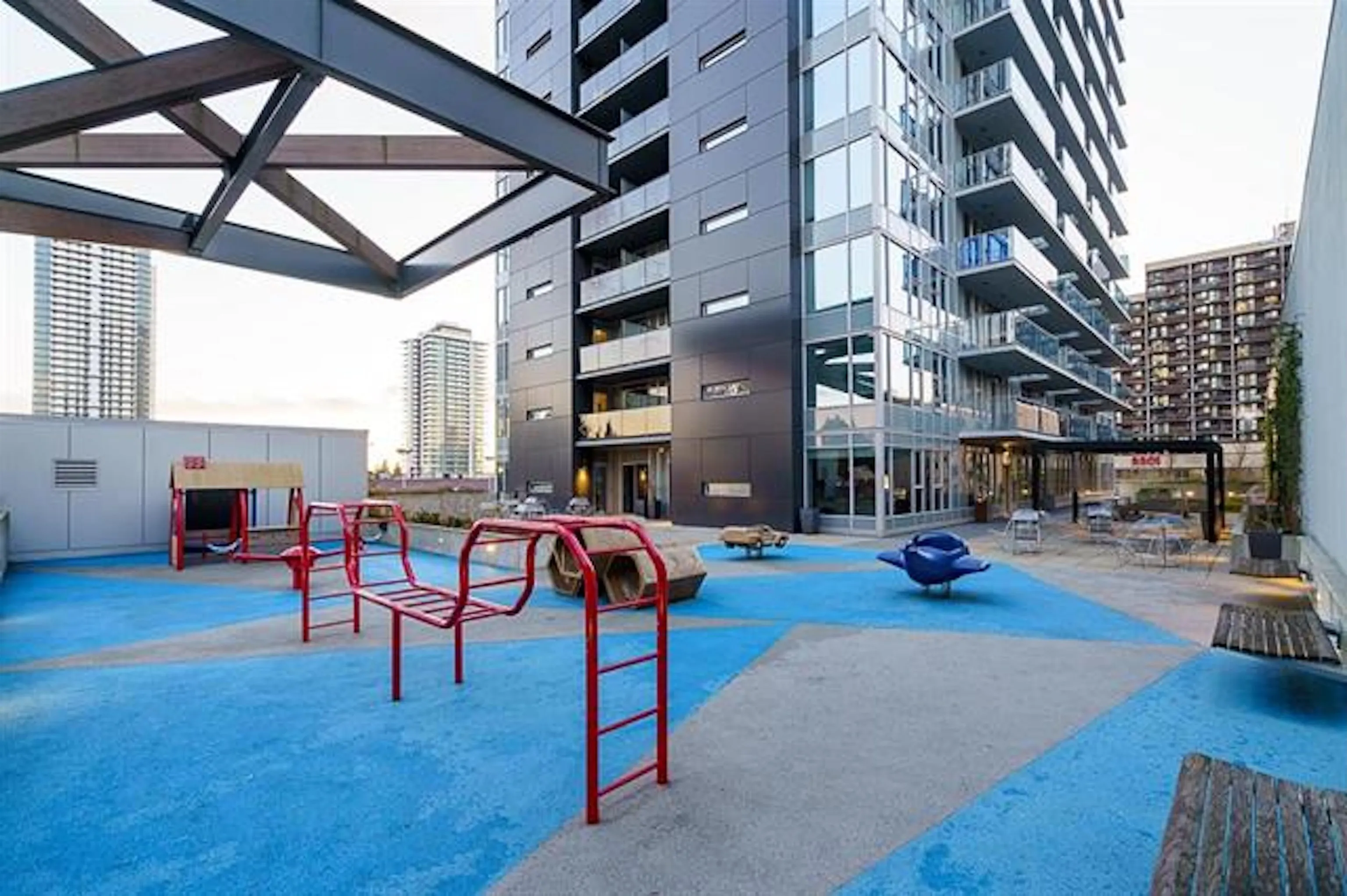 2704 13615 Fraser Highway