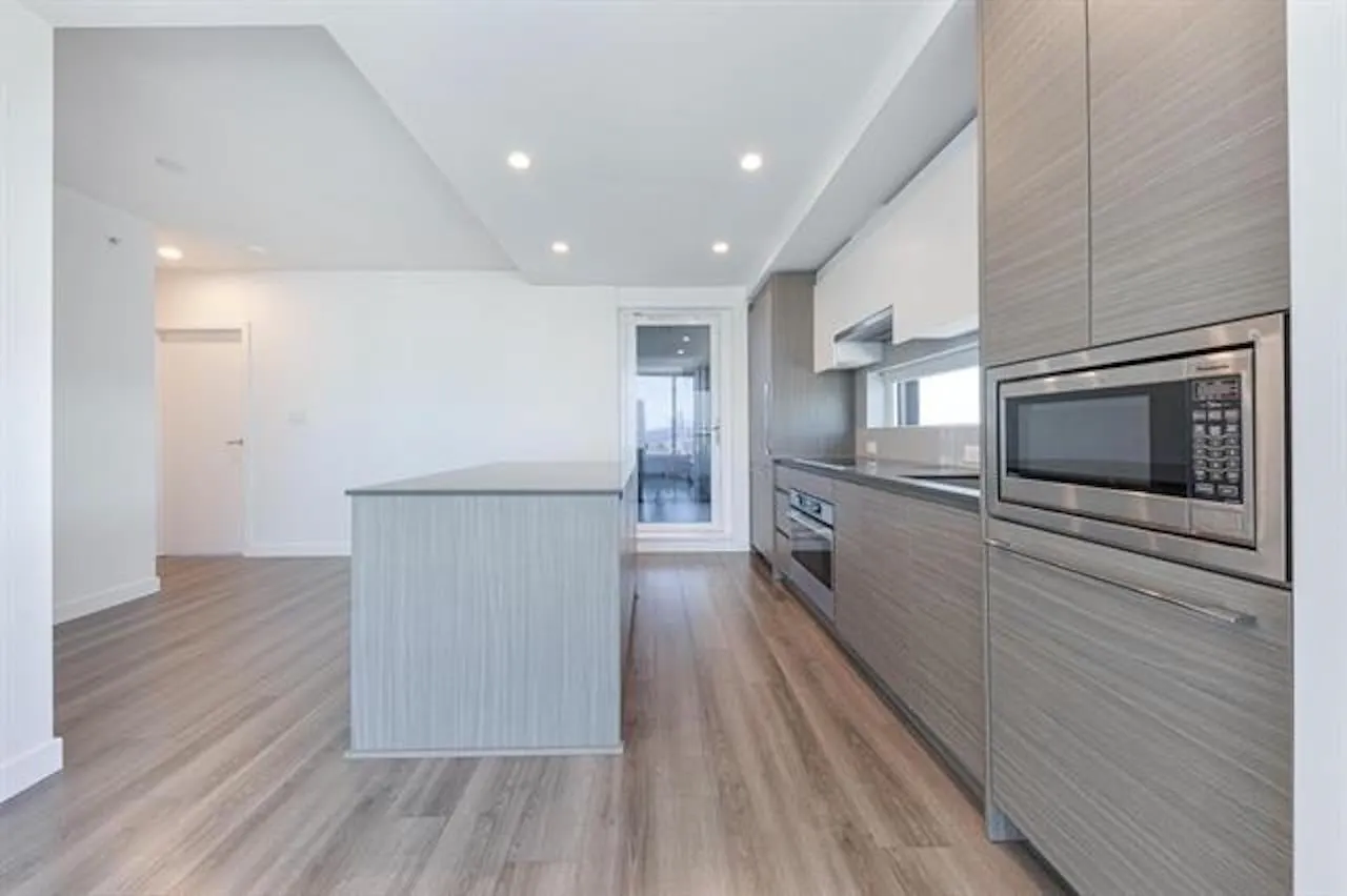 2704 13615 Fraser Highway