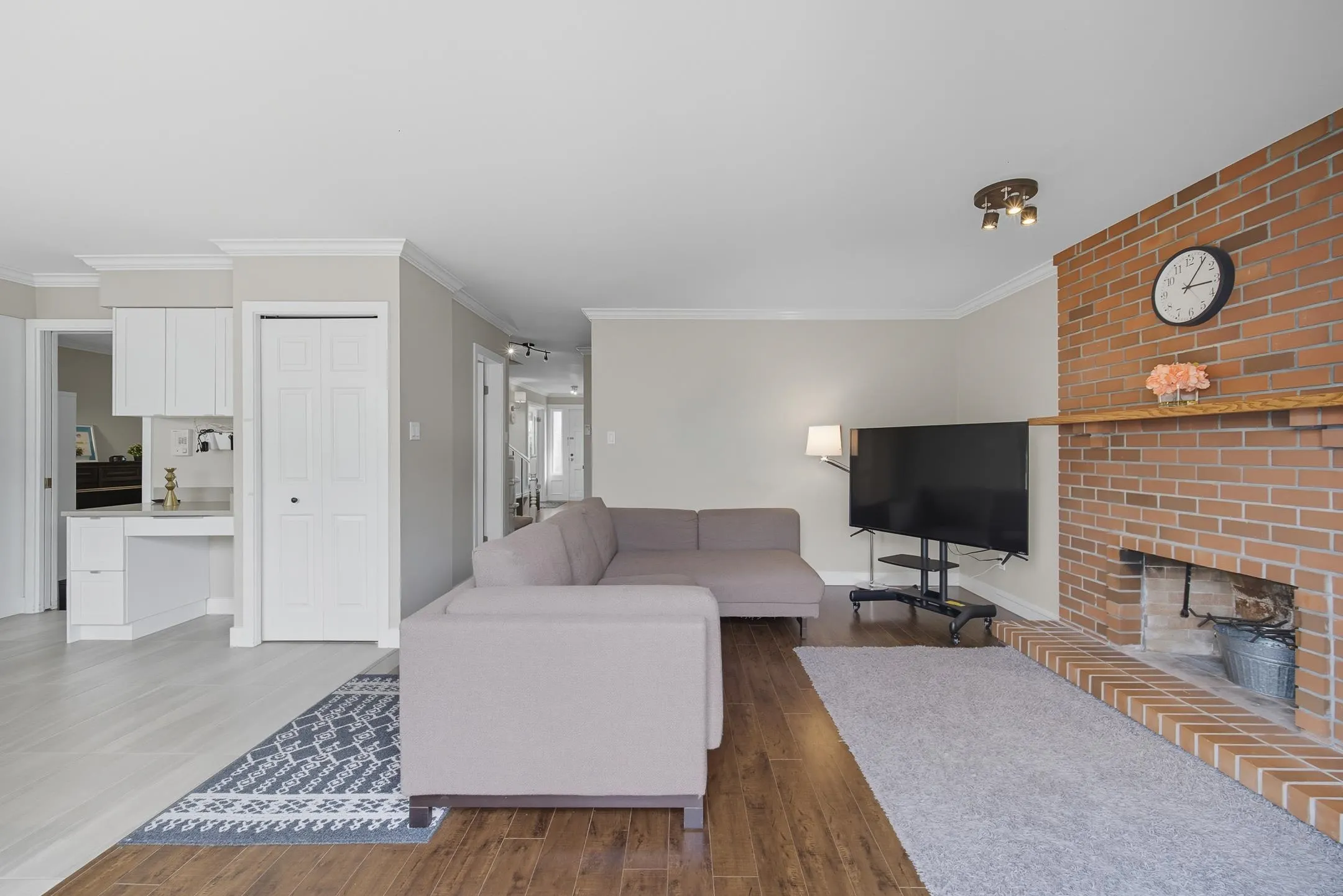 5571 Pearl Court