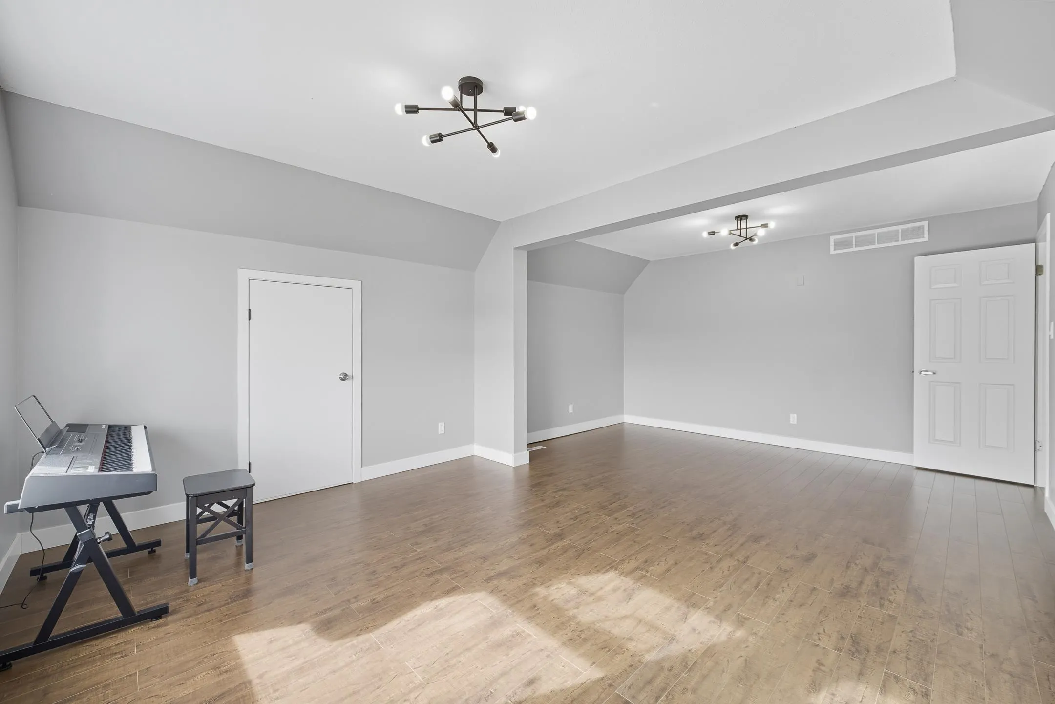 5571 Pearl Court