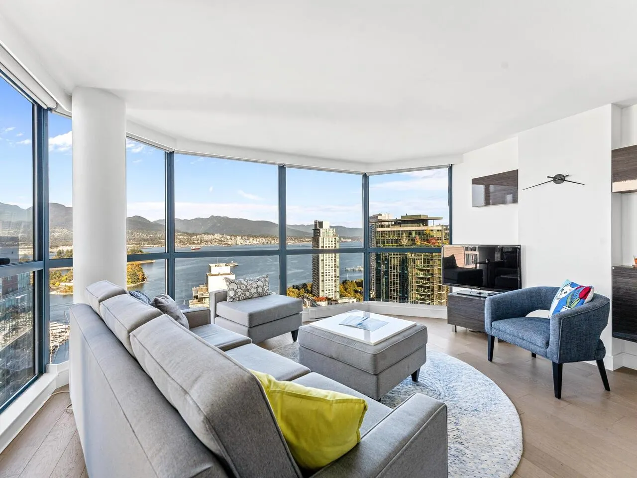 2302 1415 West Georgia Street