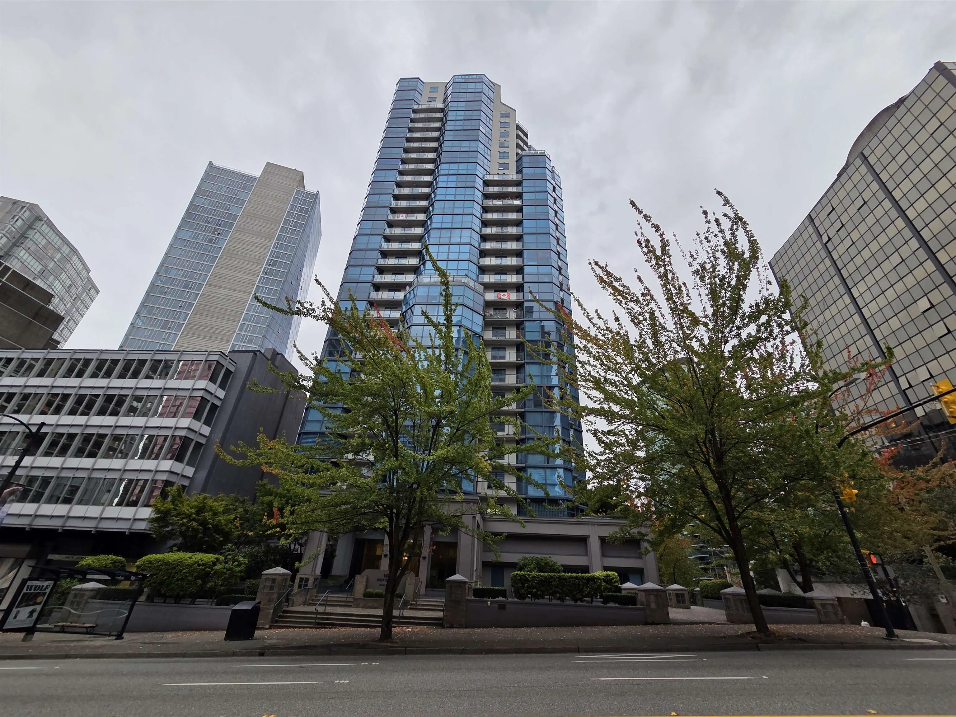 2302 1415 West Georgia Street