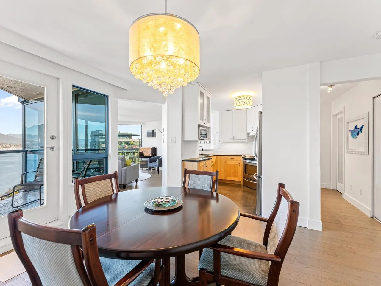 2302 1415 West Georgia Street