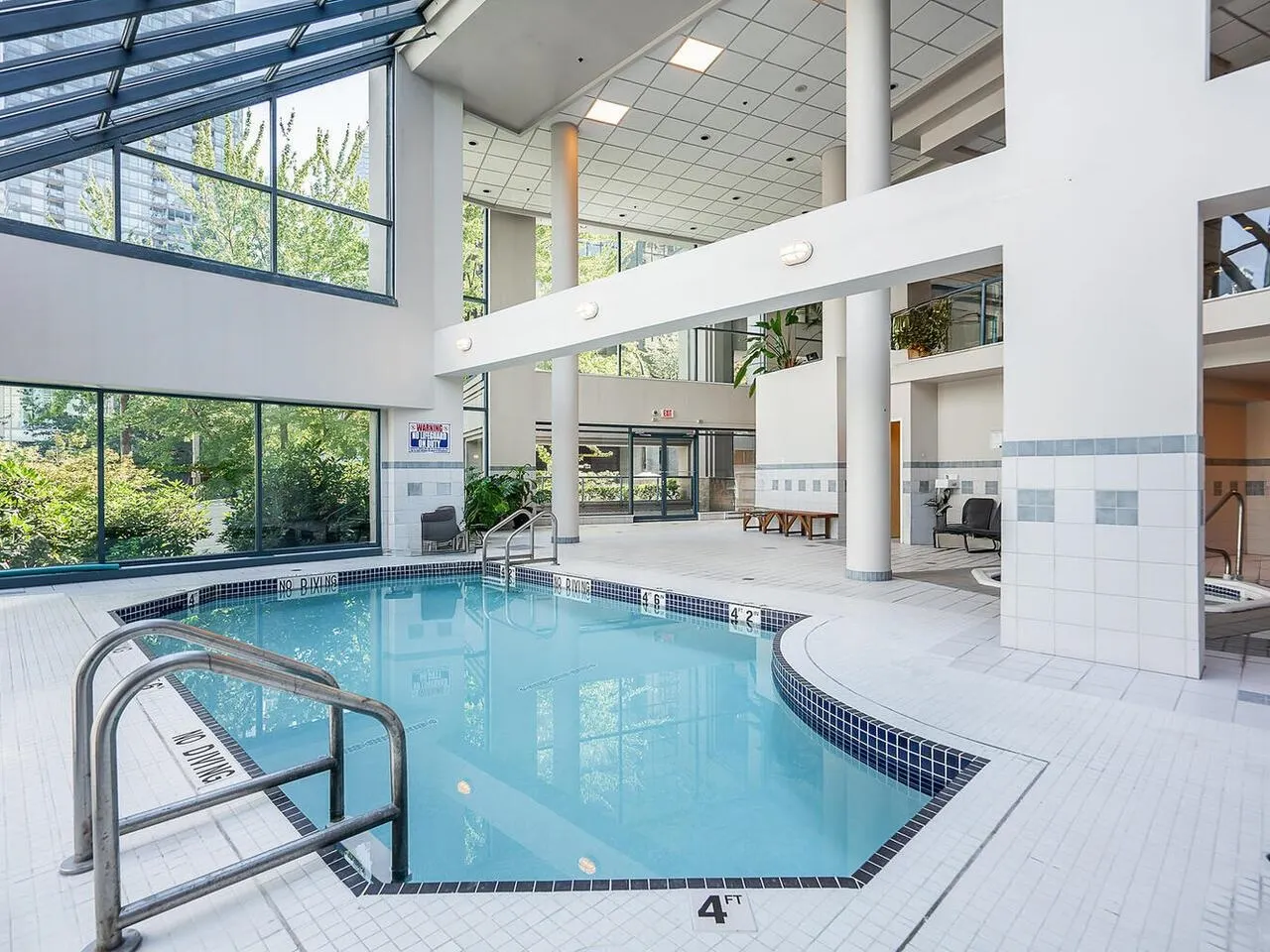 2302 1415 West Georgia Street