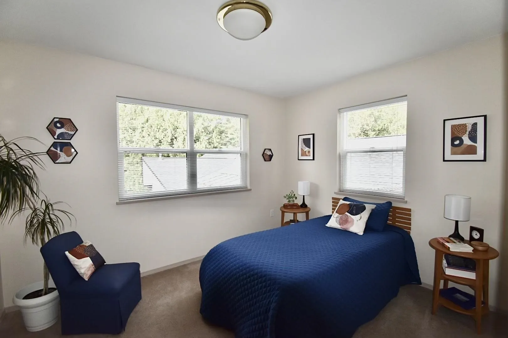 1499 Hanbury Road