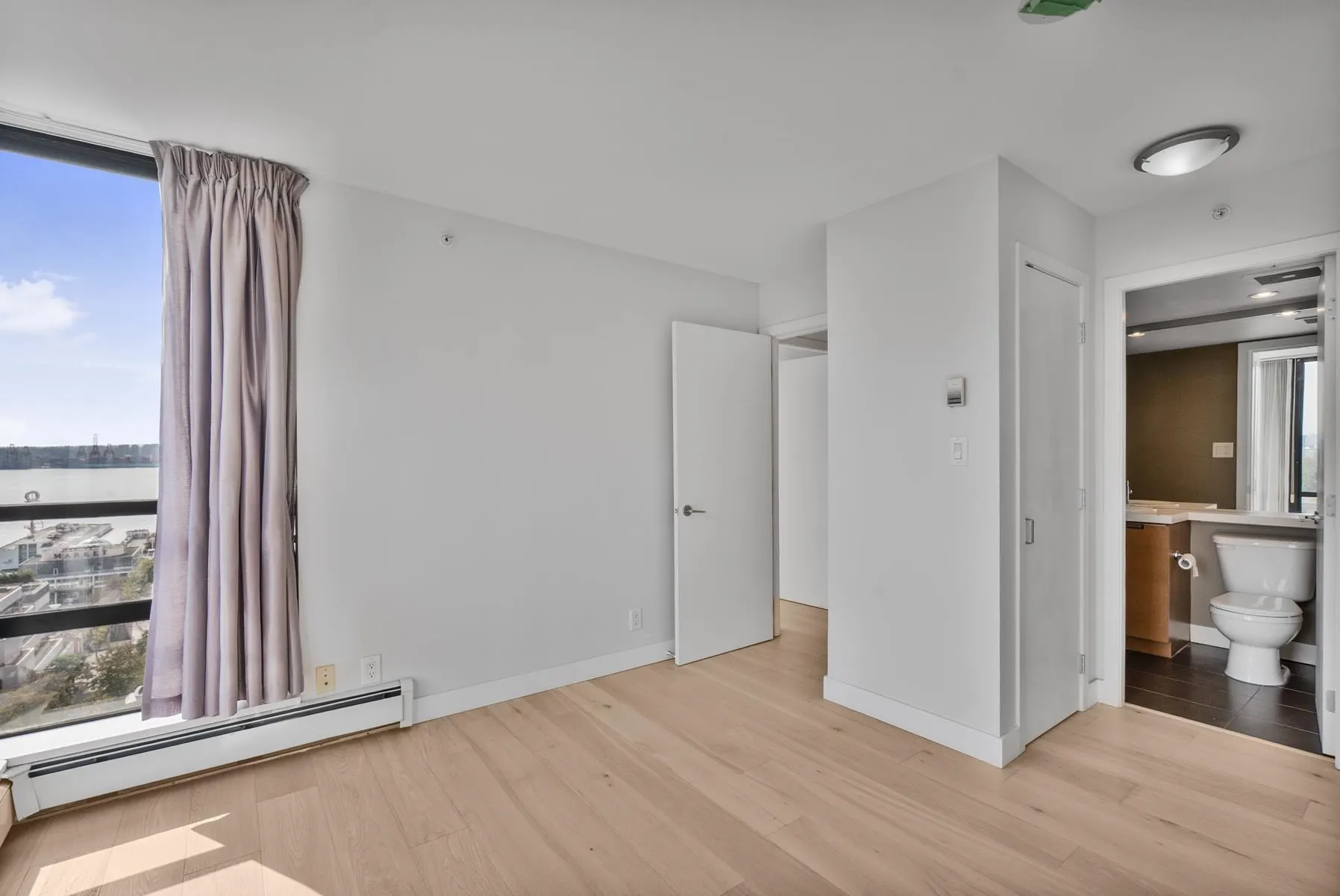 1301 151 W 2nd Street