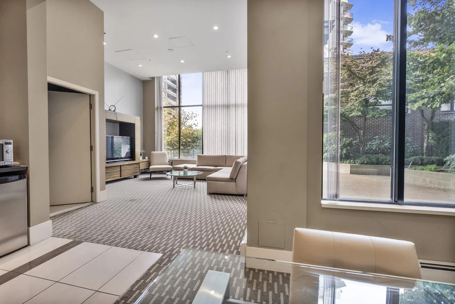 1301 151 W 2nd Street