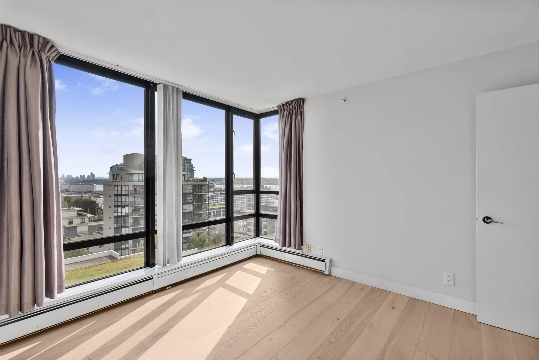 1301 151 W 2nd Street