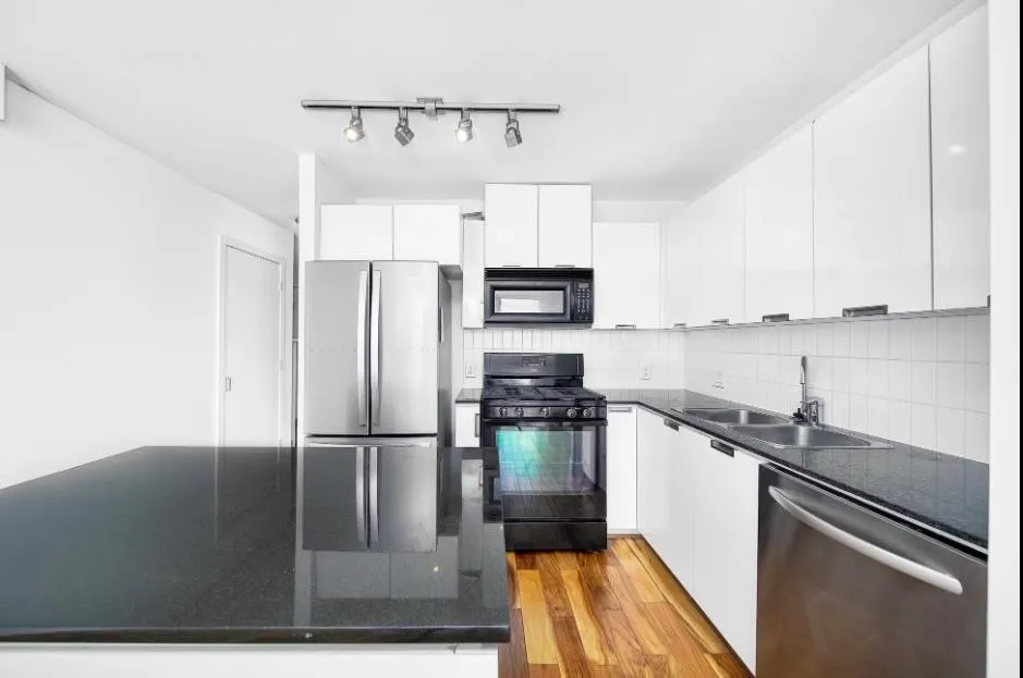 1301 151 W 2nd Street