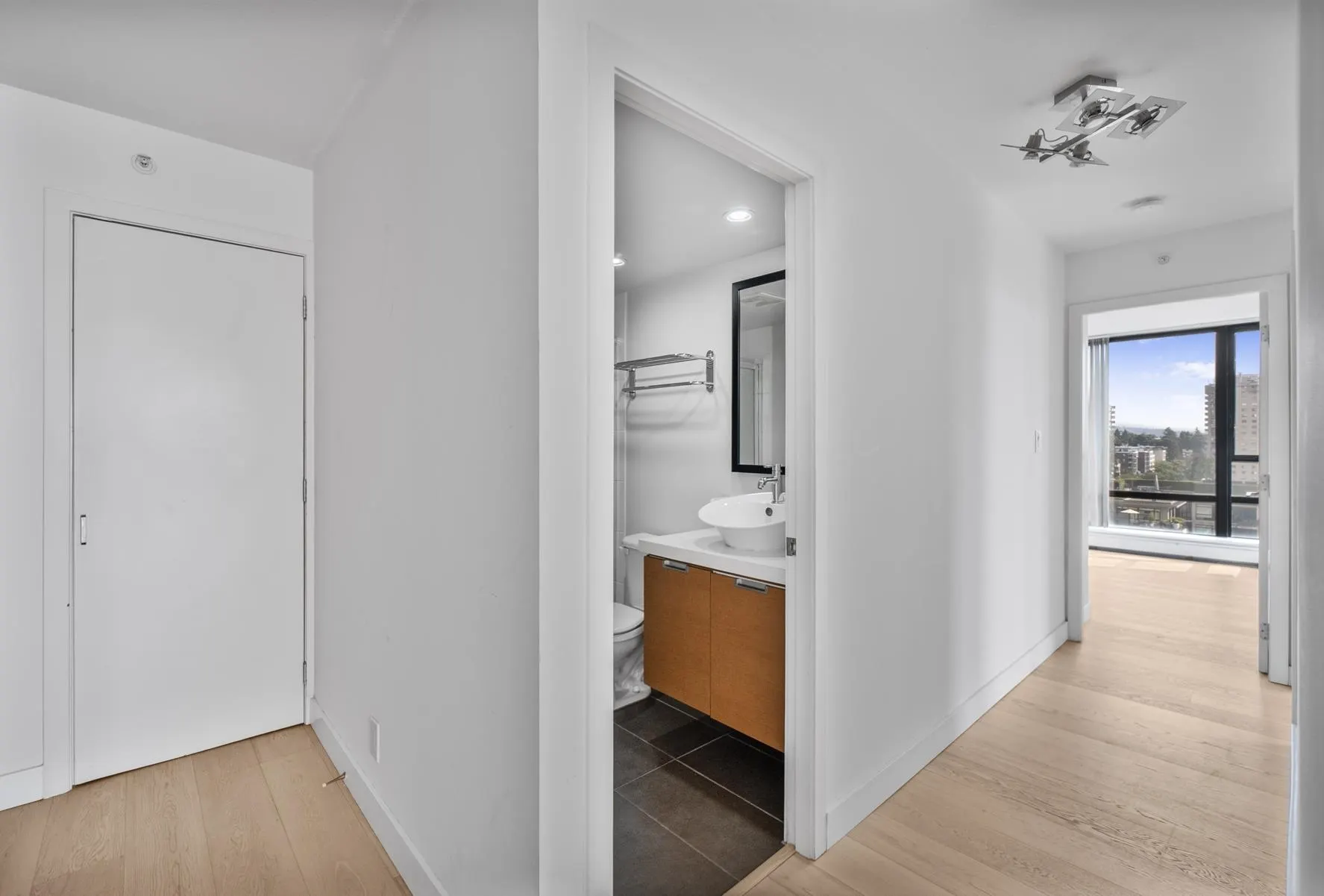 1301 151 W 2nd Street