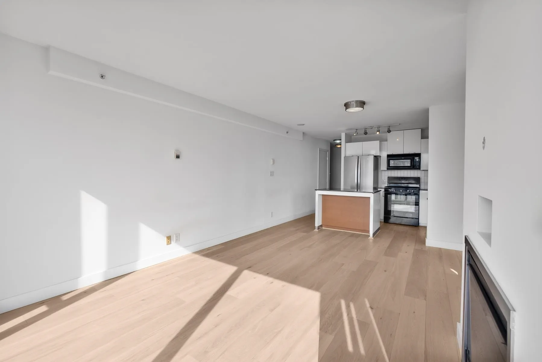 1301 151 W 2nd Street