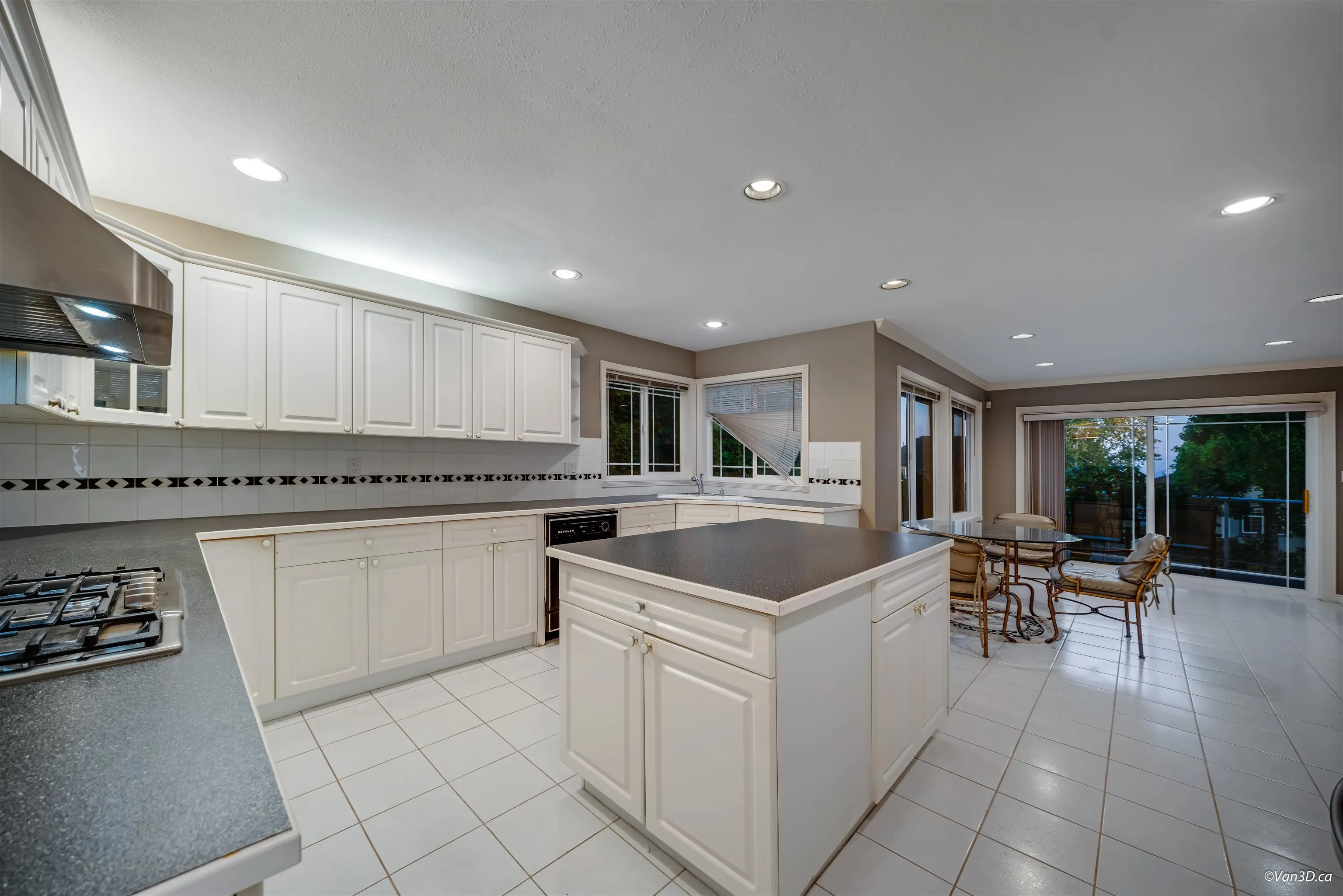 2599 Diamond Crescent