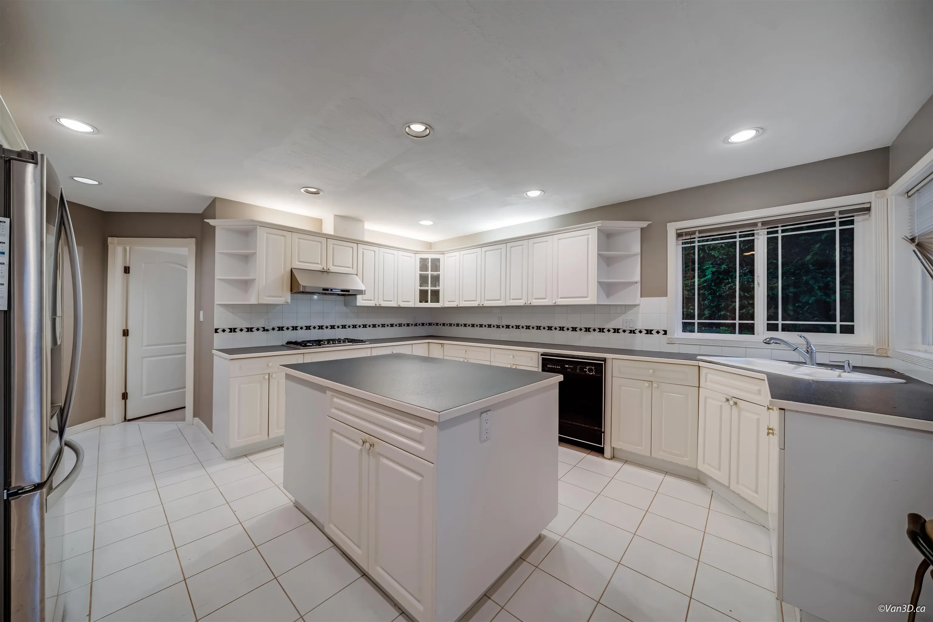 2599 Diamond Crescent