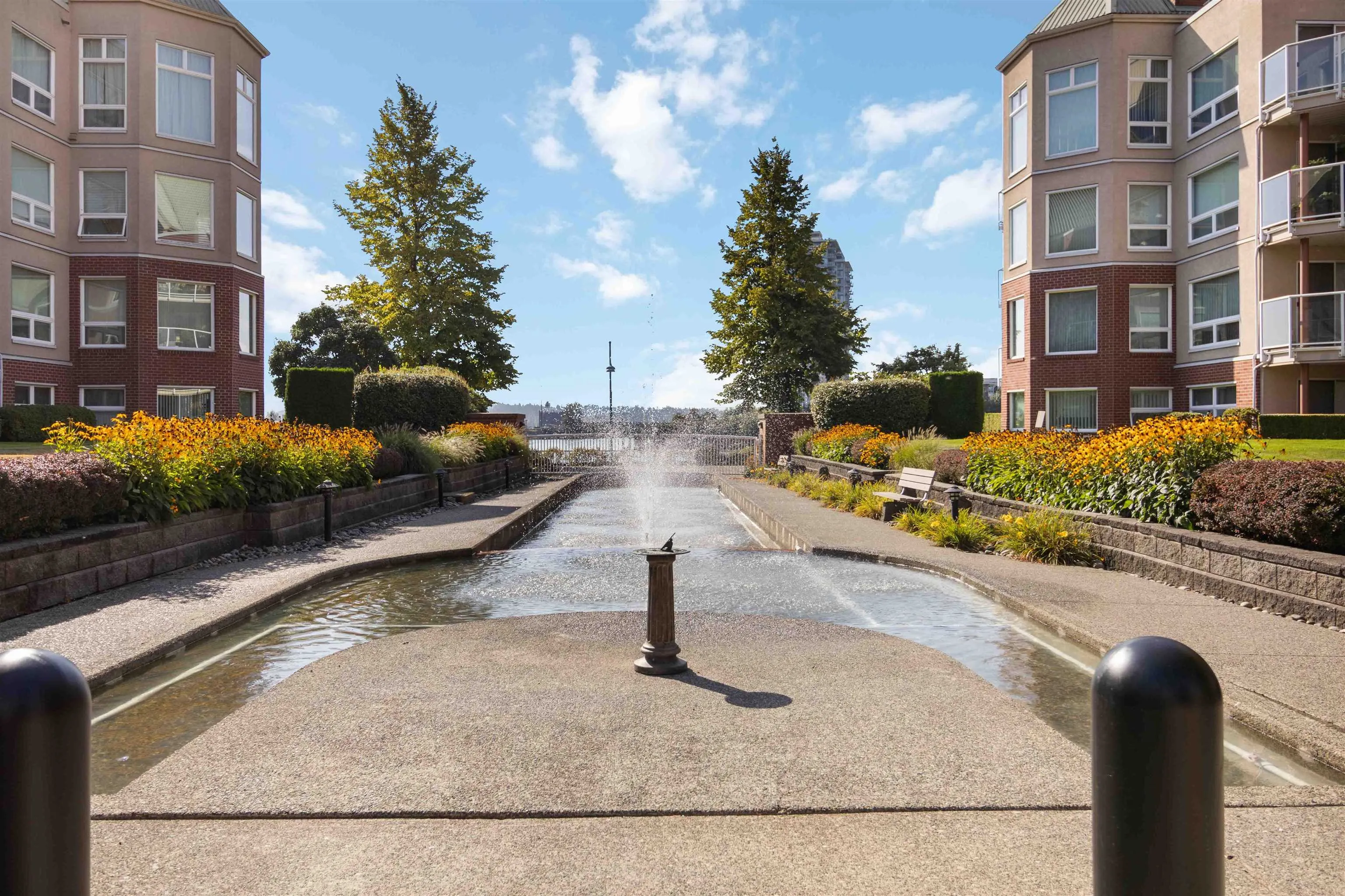 102 1230 Quayside Drive