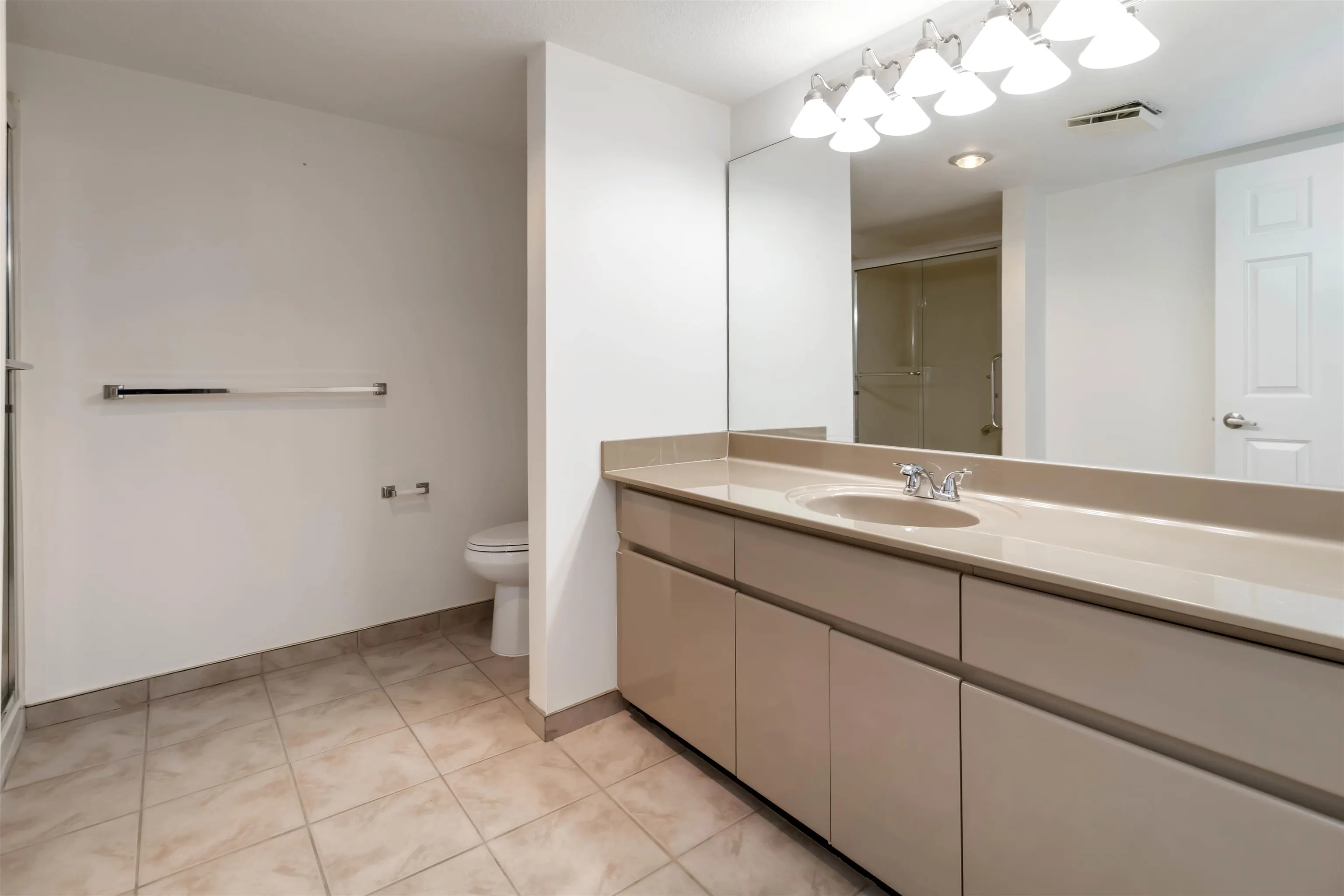 102 1230 Quayside Drive