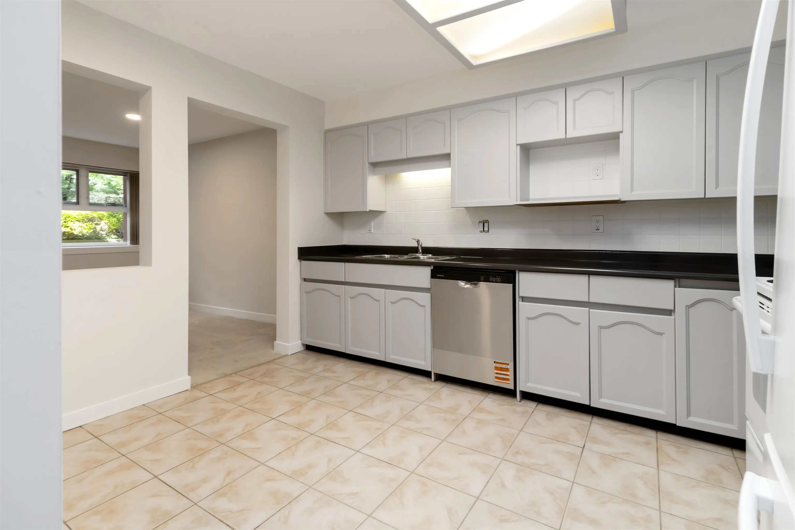 102 1230 Quayside Drive