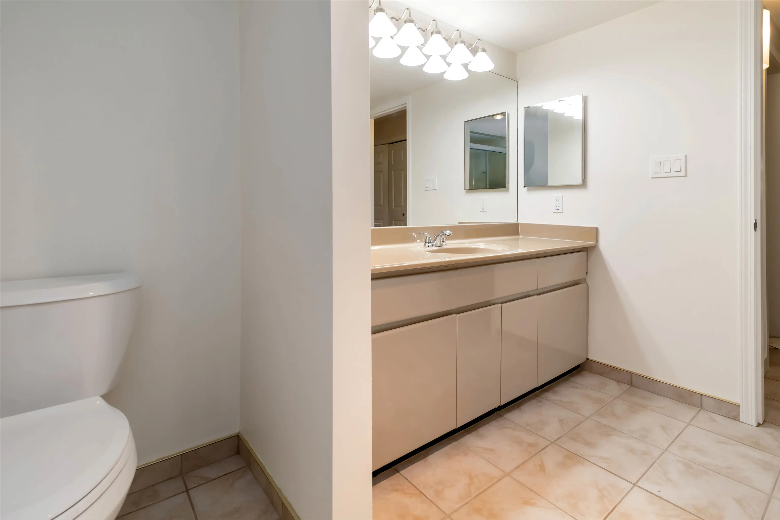 102 1230 Quayside Drive