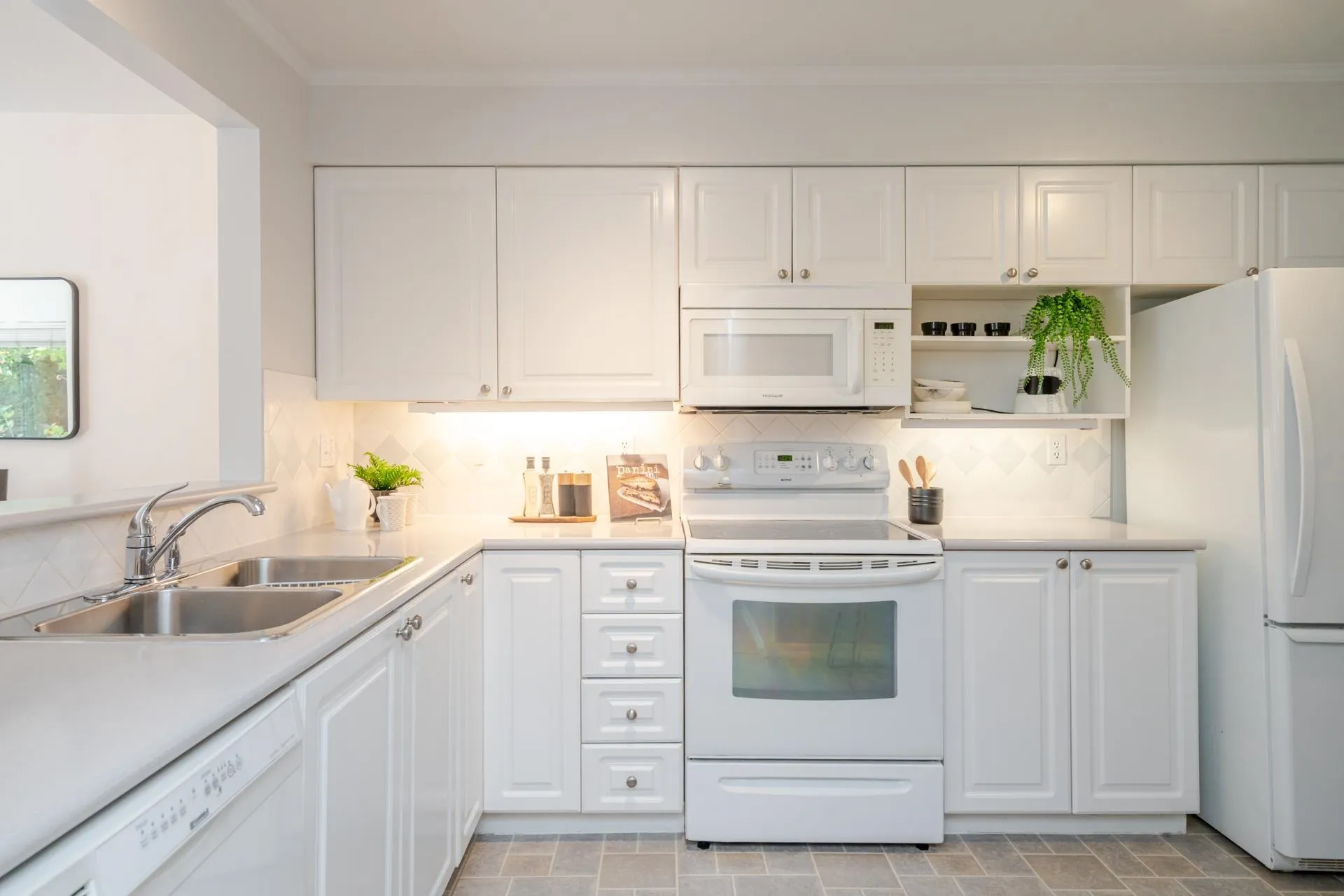 108 5556 14th Avenue