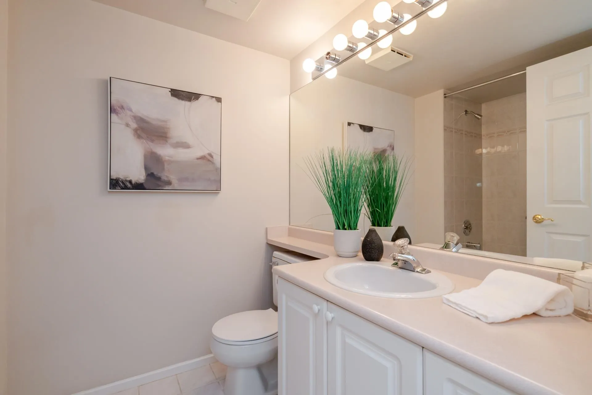 108 5556 14th Avenue