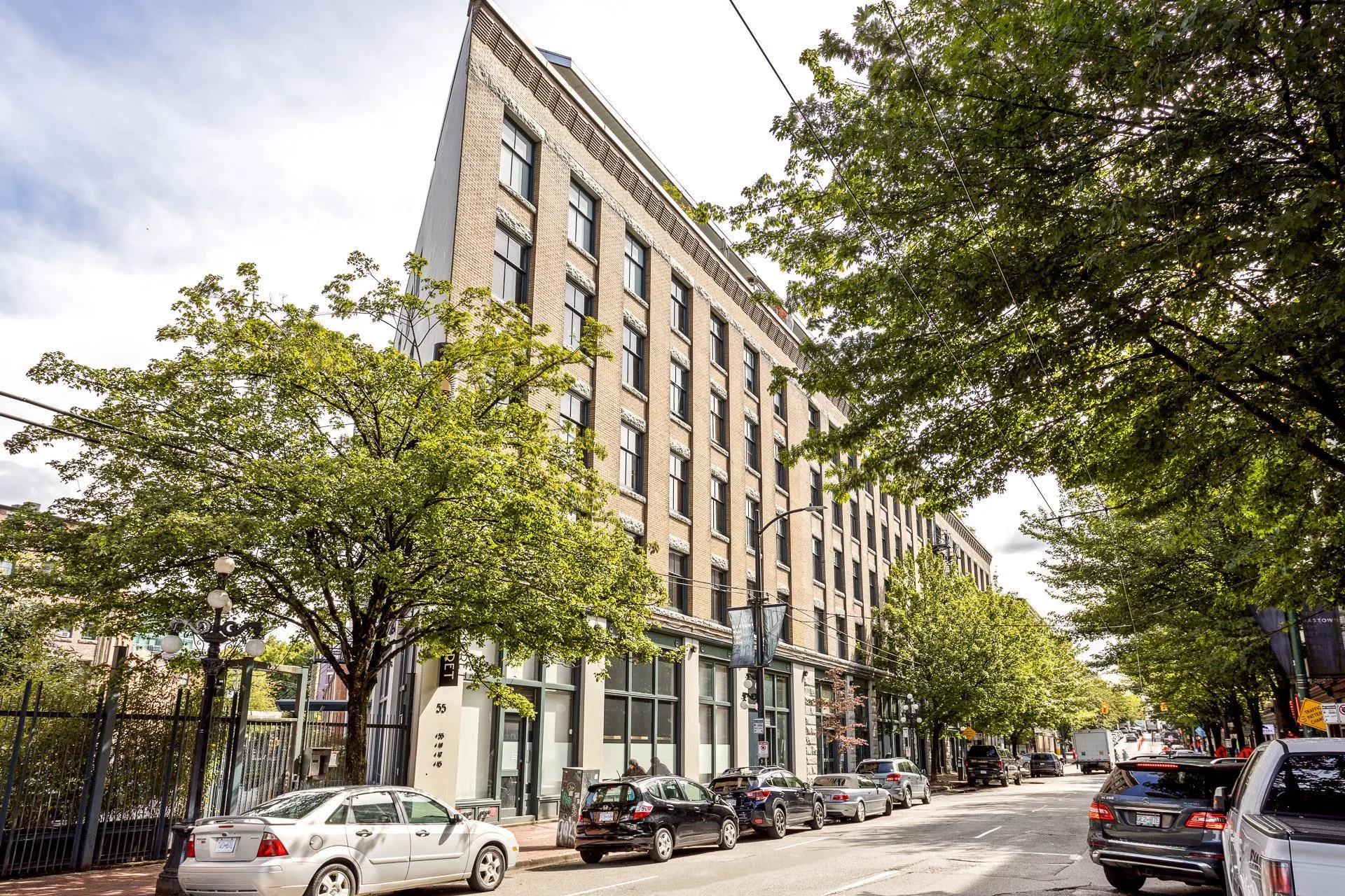 310 55 E Cordova Street