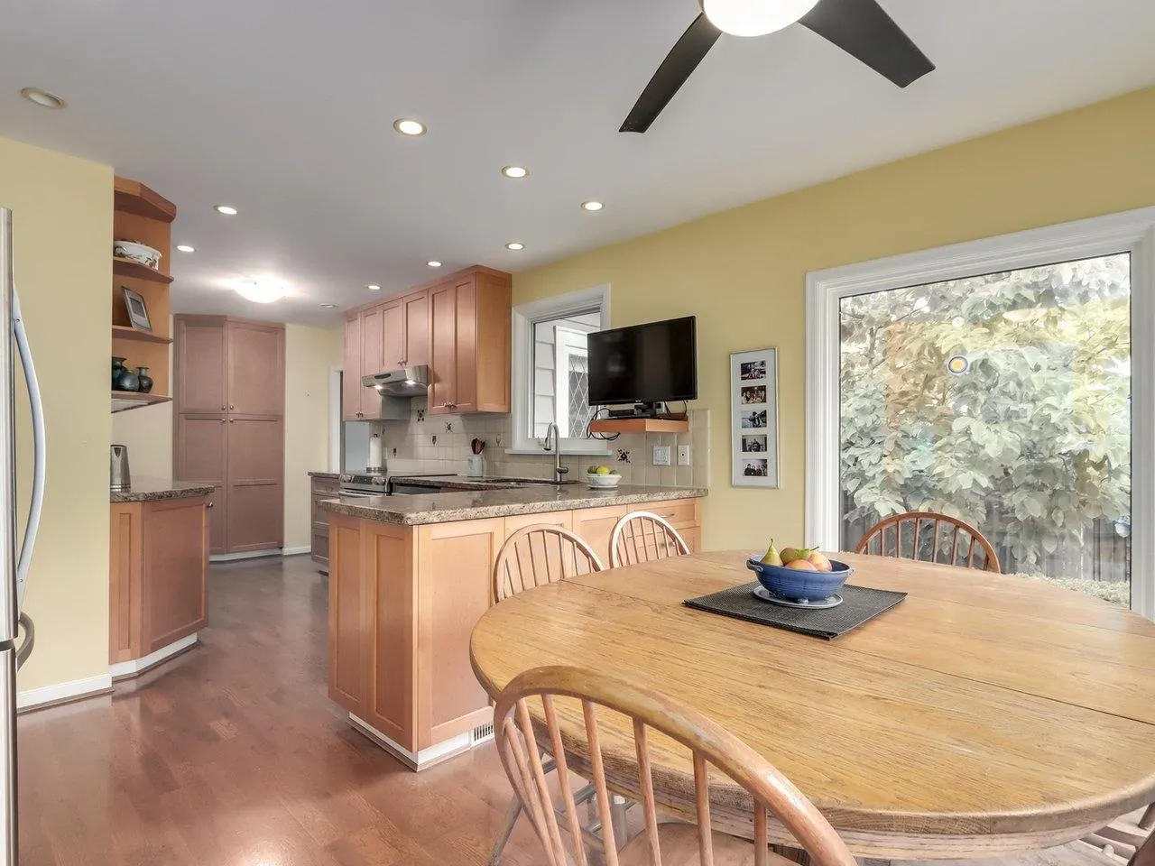 3238 W King Edward Avenue