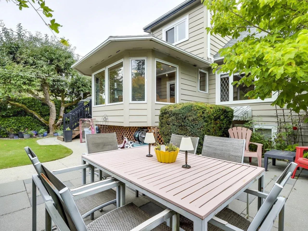3238 W King Edward Avenue
