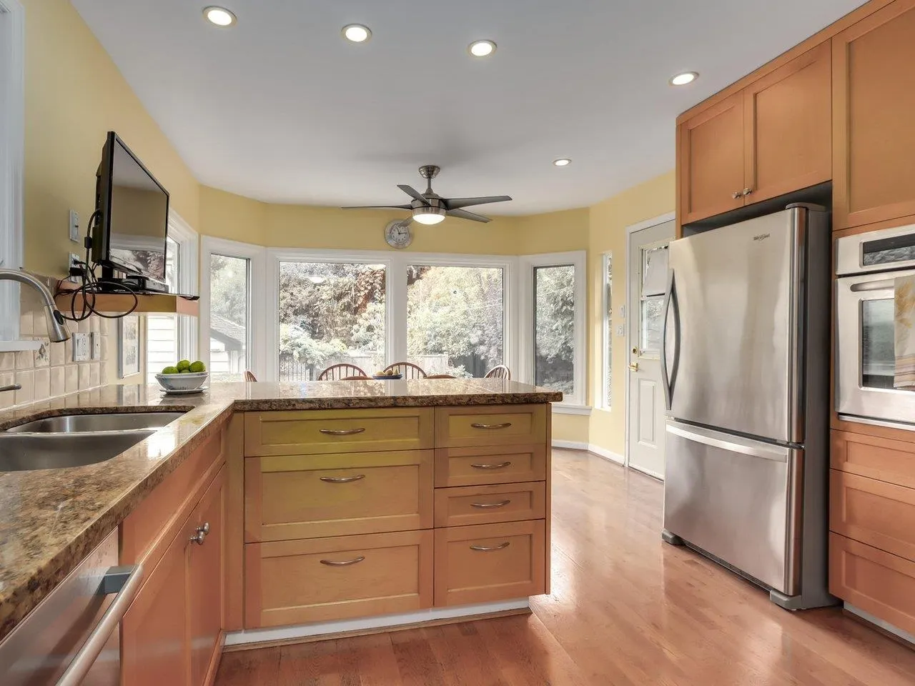 3238 W King Edward Avenue
