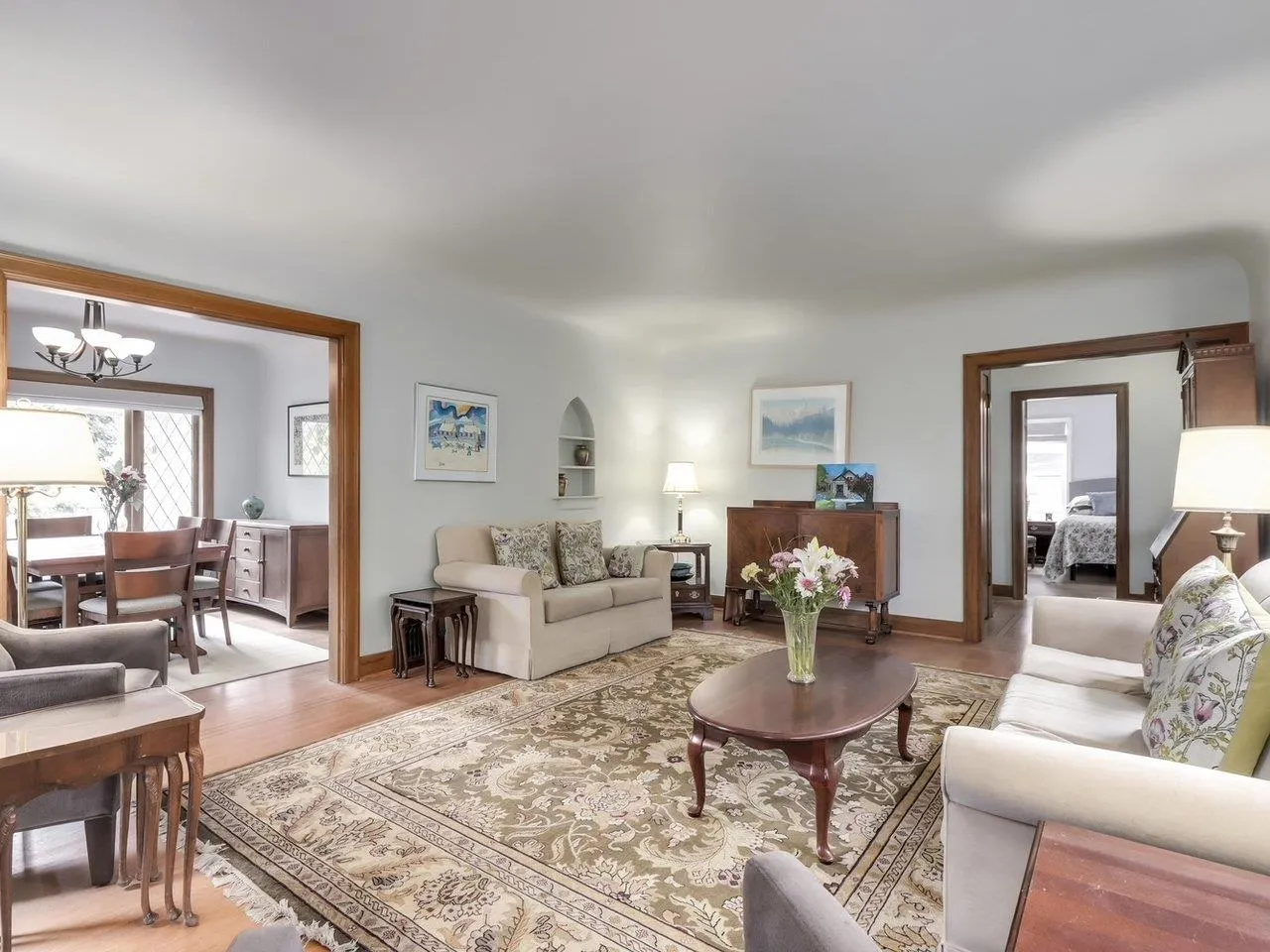 3238 W King Edward Avenue
