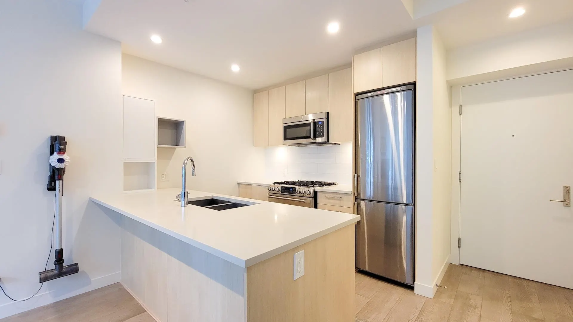 706 9080 University Crescent