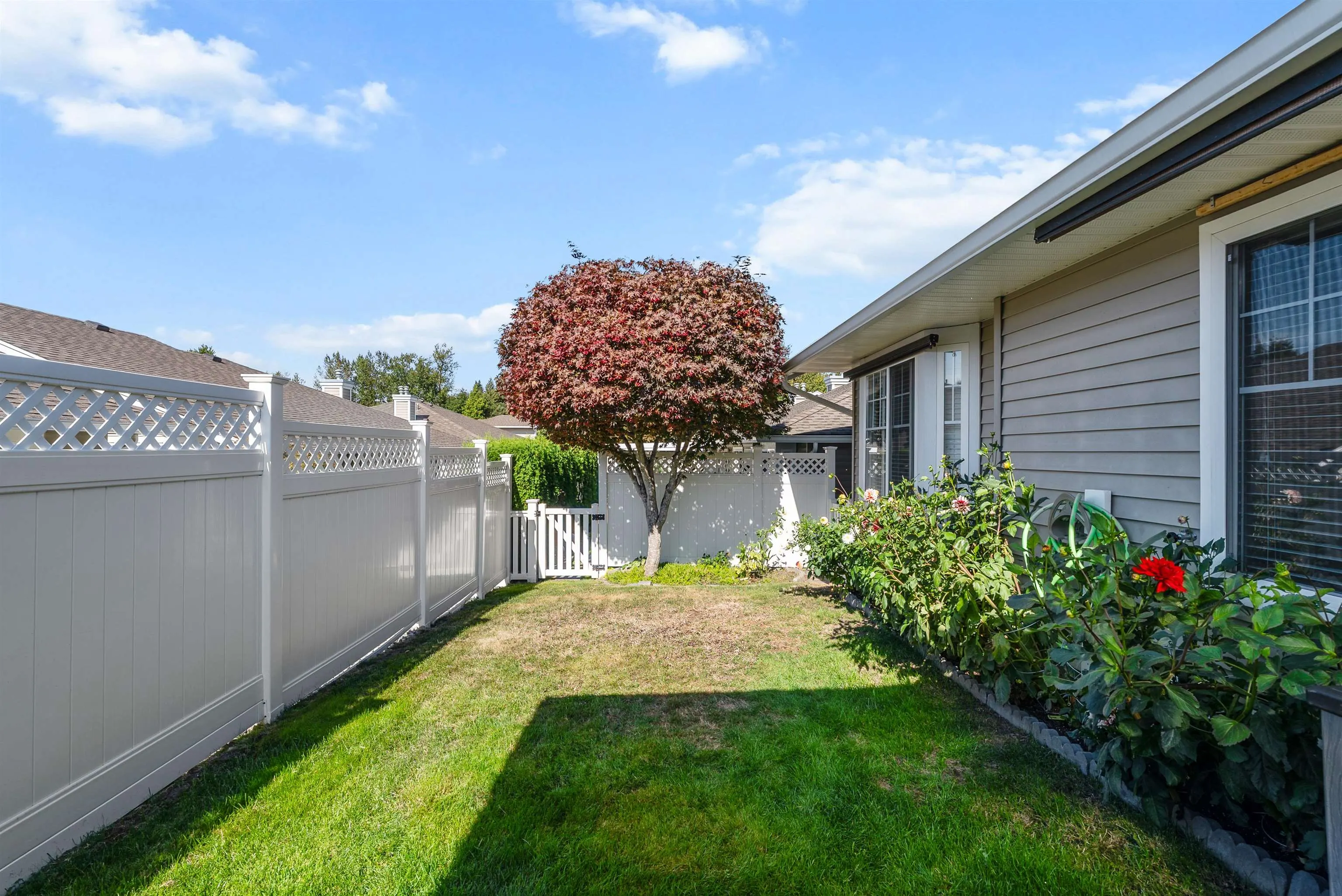 19 6885 184 Street