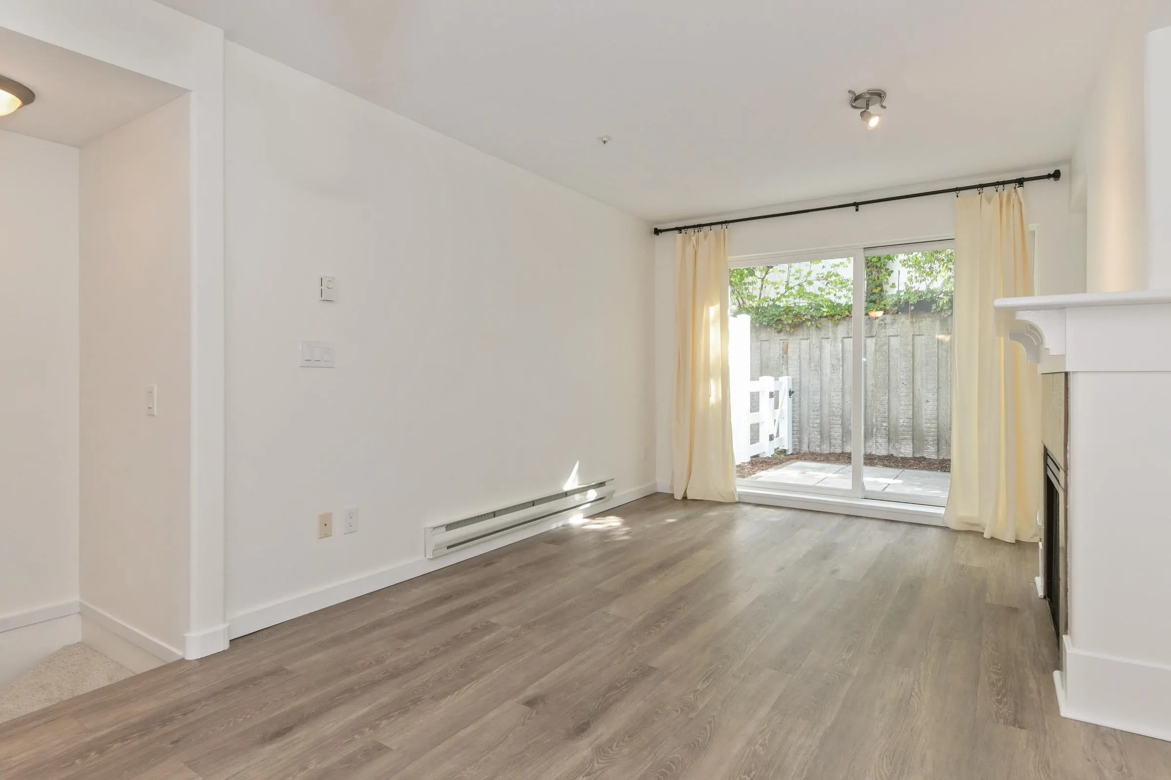 22 8890 Walnut Grove Drive