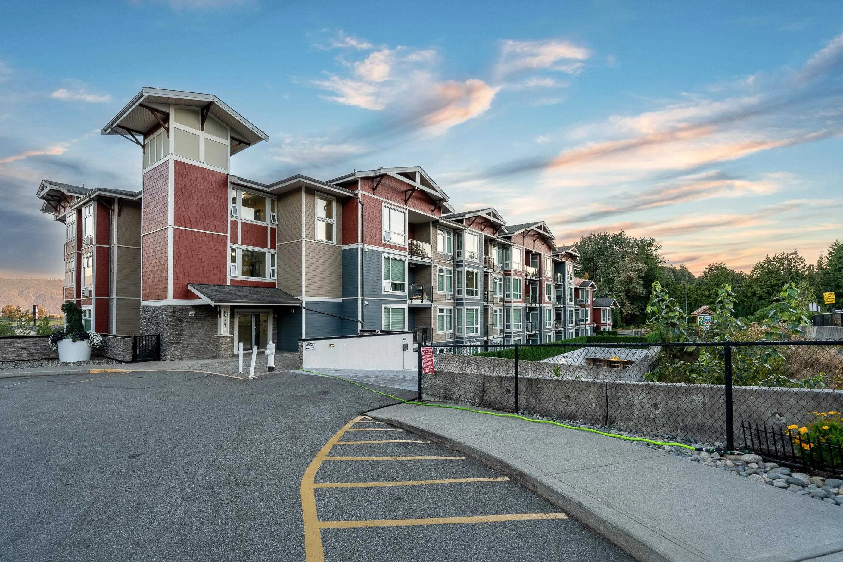 406 2242 Whatcom Road