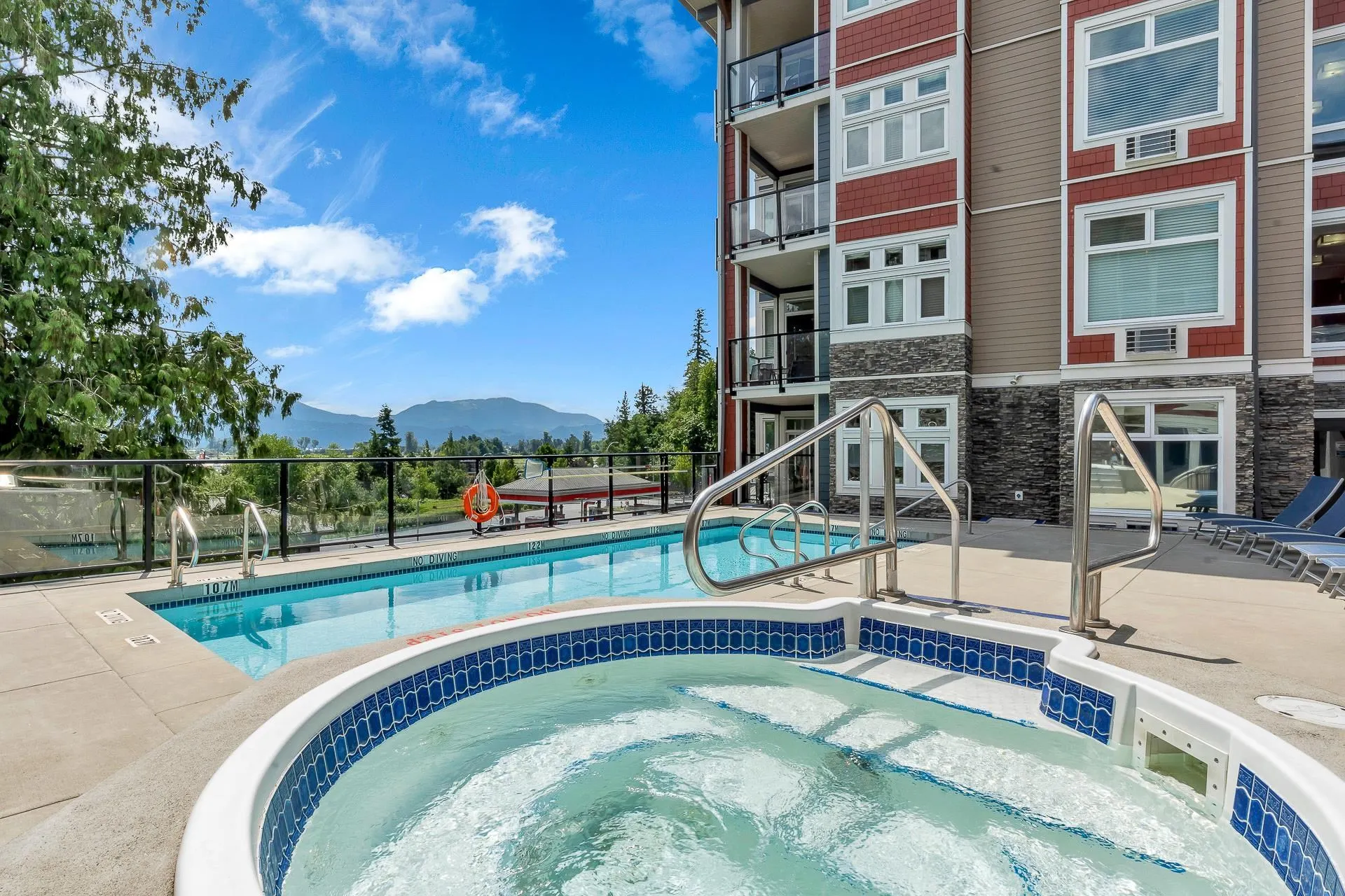 406 2242 Whatcom Road