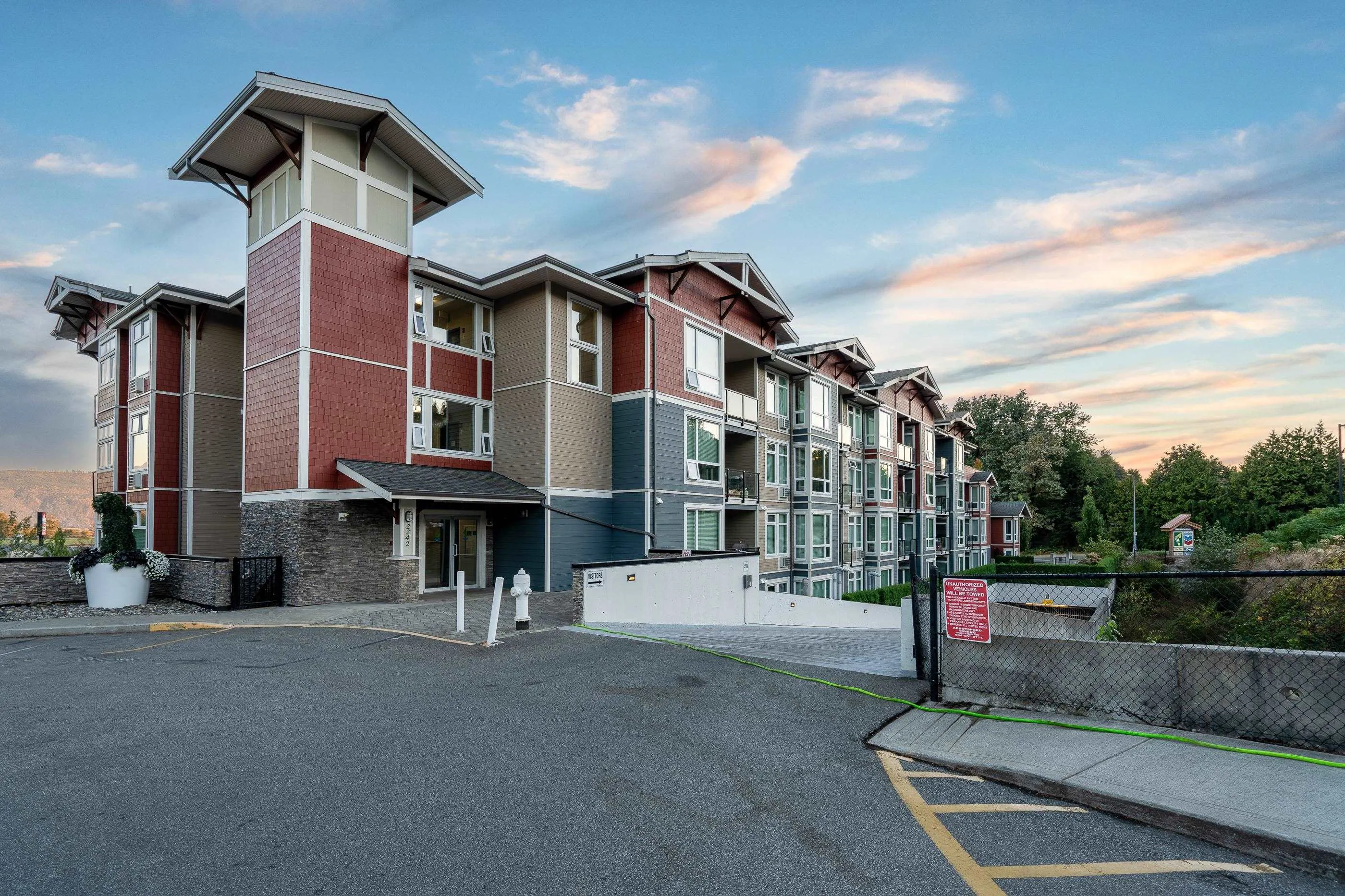 406 2242 Whatcom Road