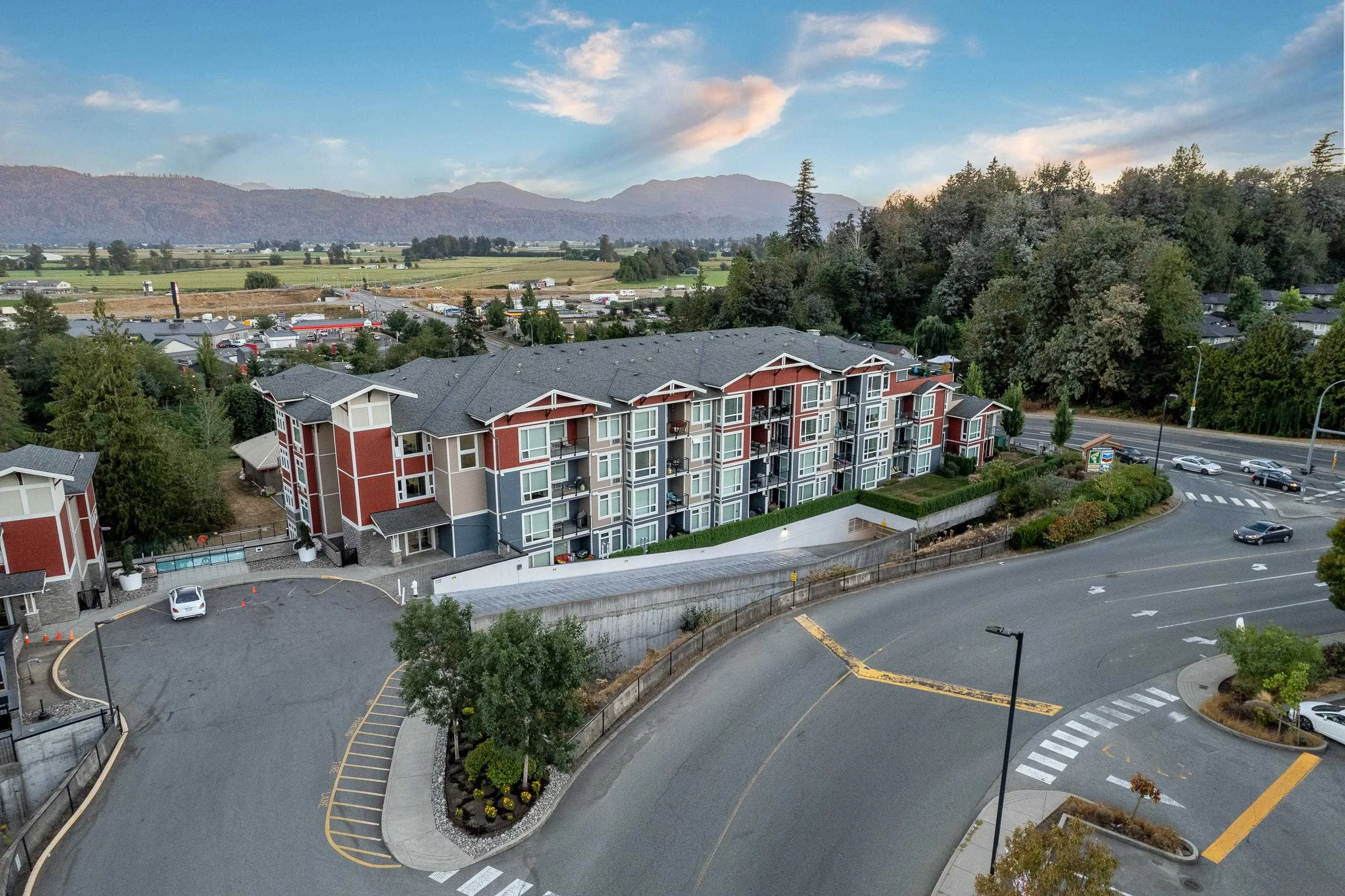 406 2242 Whatcom Road