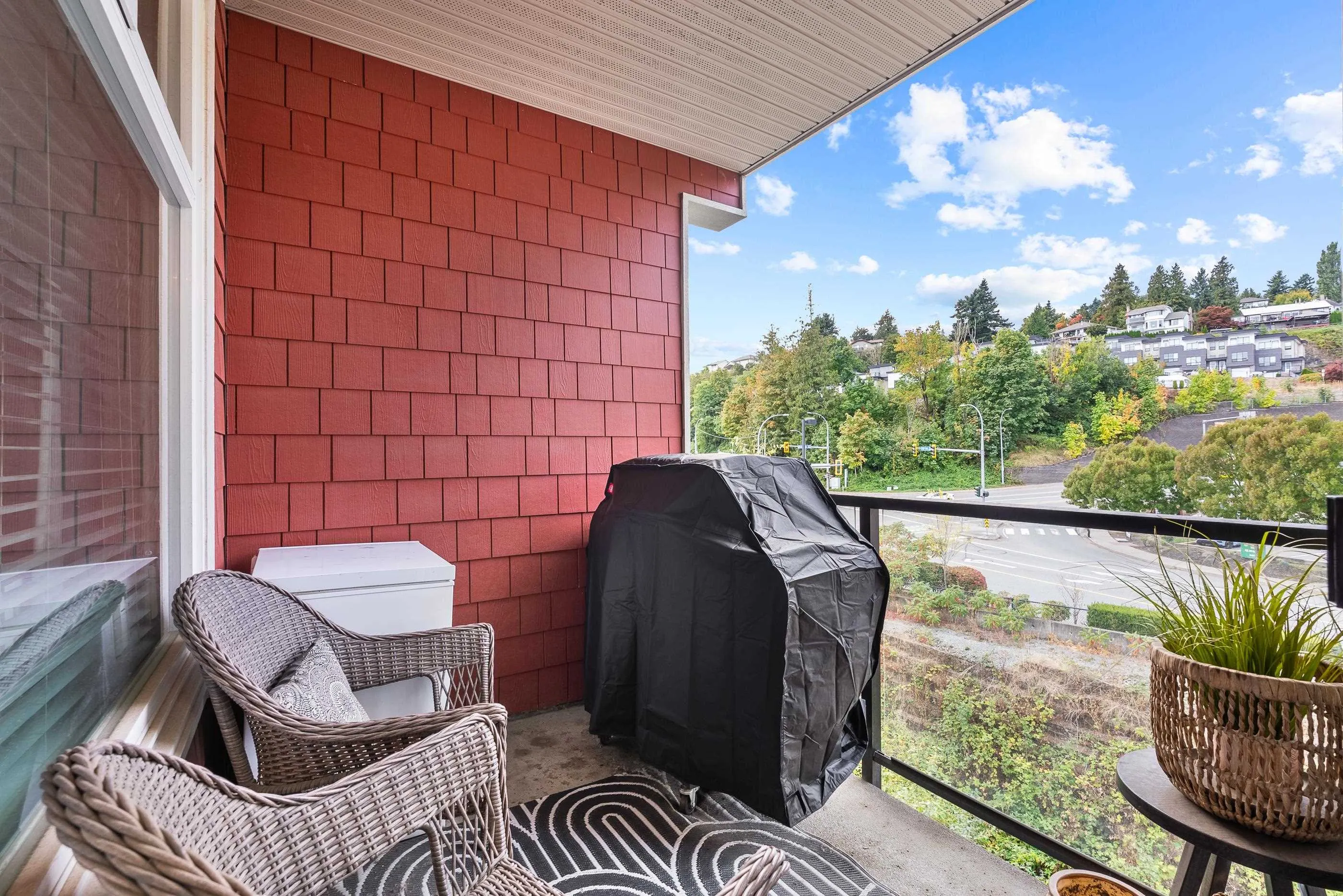 406 2242 Whatcom Road