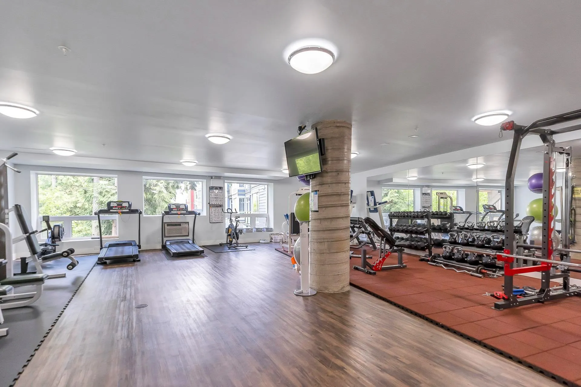 406 2242 Whatcom Road