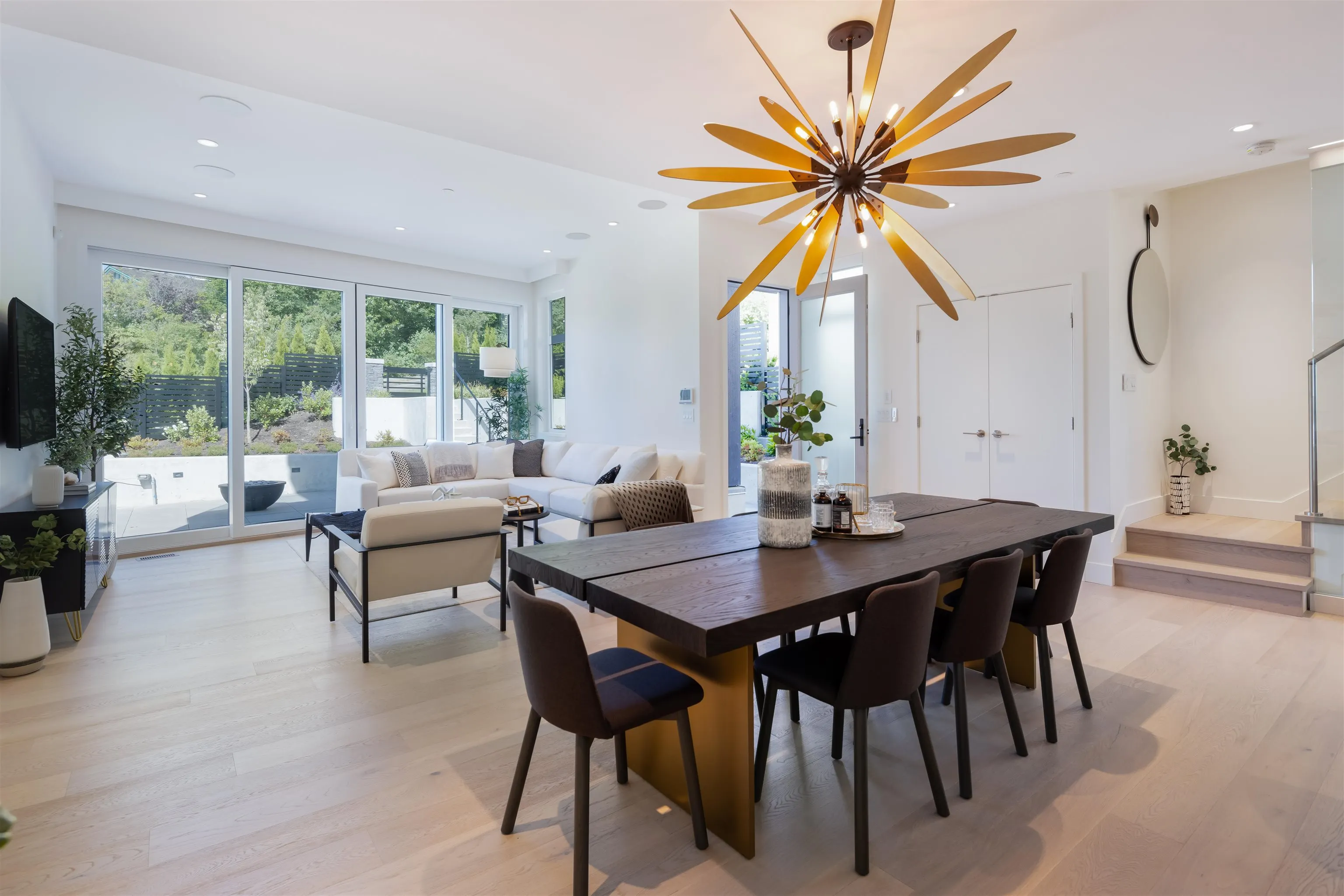 592 Arthur Erickson Place