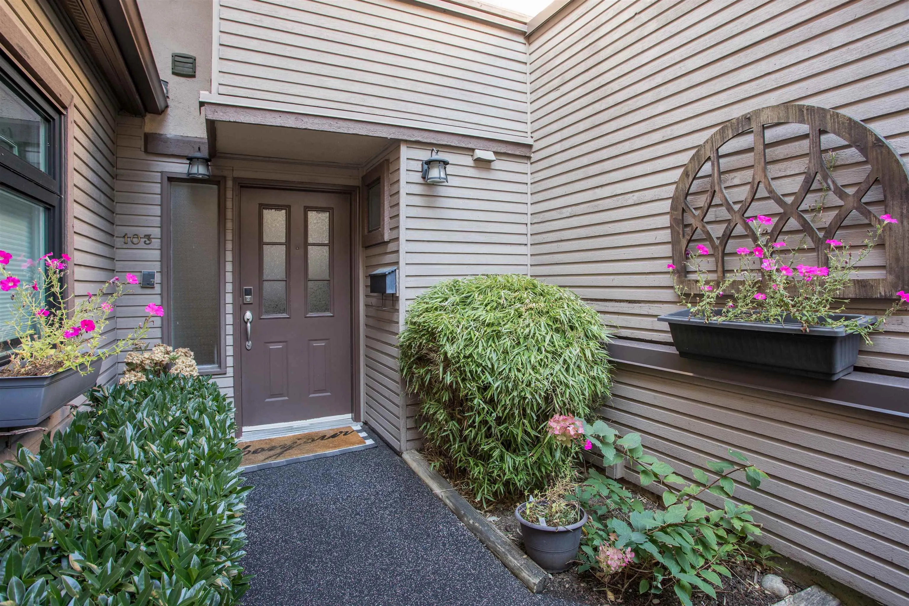 103 12743 16 Avenue
