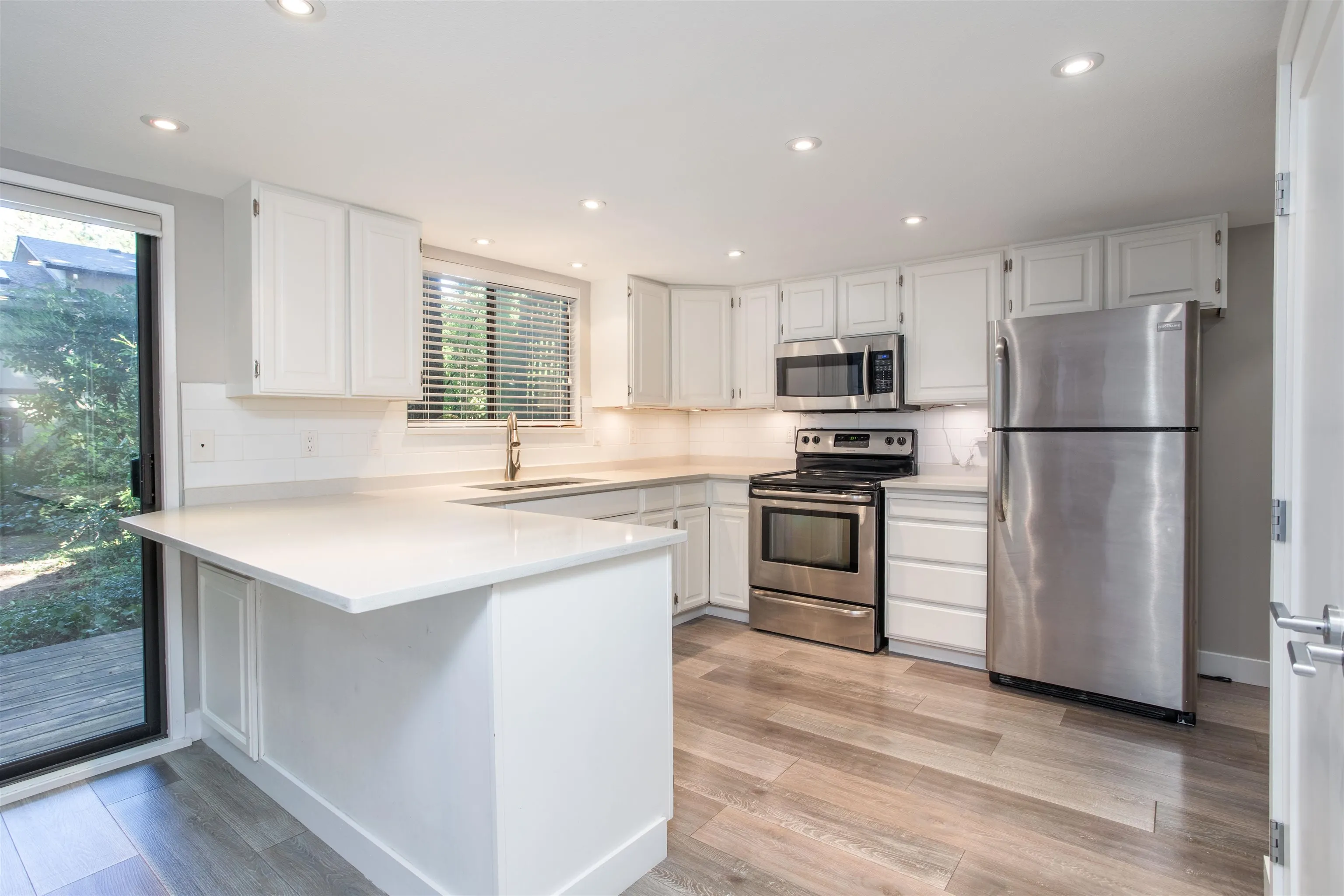 103 12743 16 Avenue