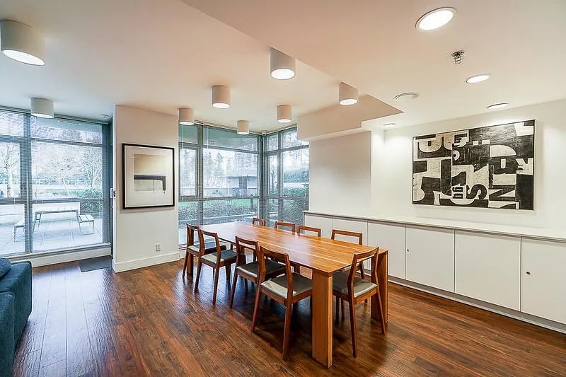 2605 3008 Glen Drive