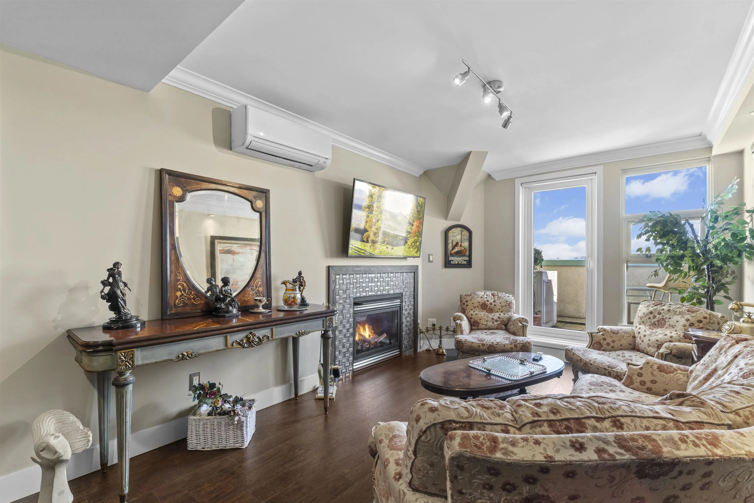 1901 1250 Quayside Drive