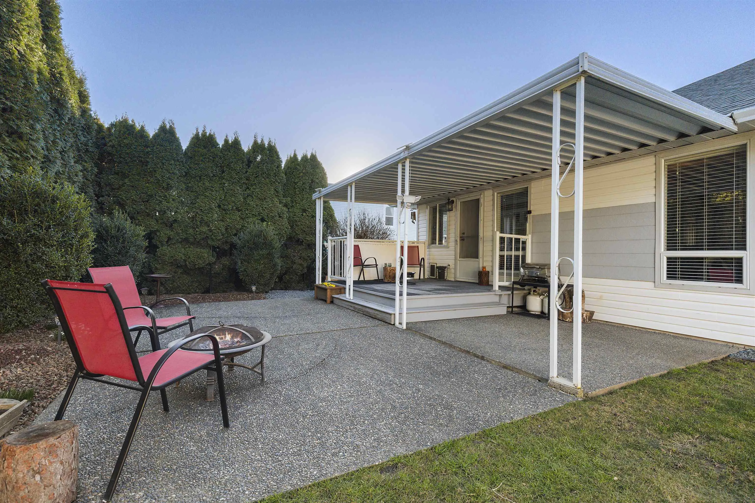 1636 Agassiz-Rosedale Highway No 9 Highway