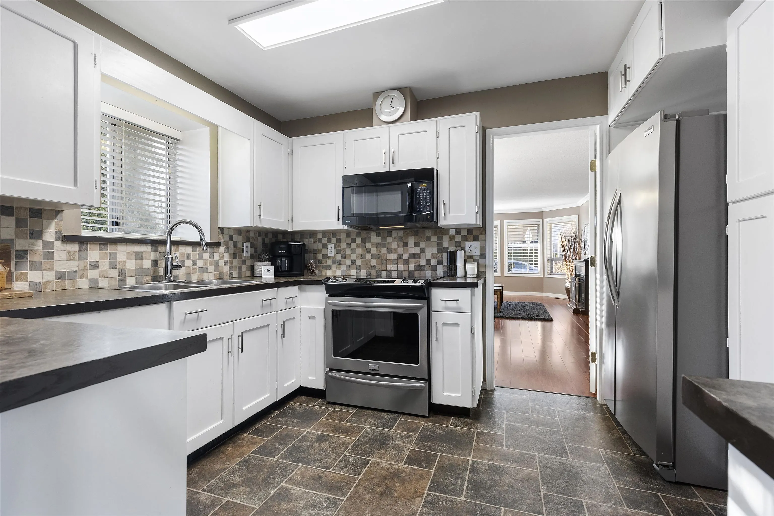 1636 Agassiz-Rosedale Highway No 9 Highway