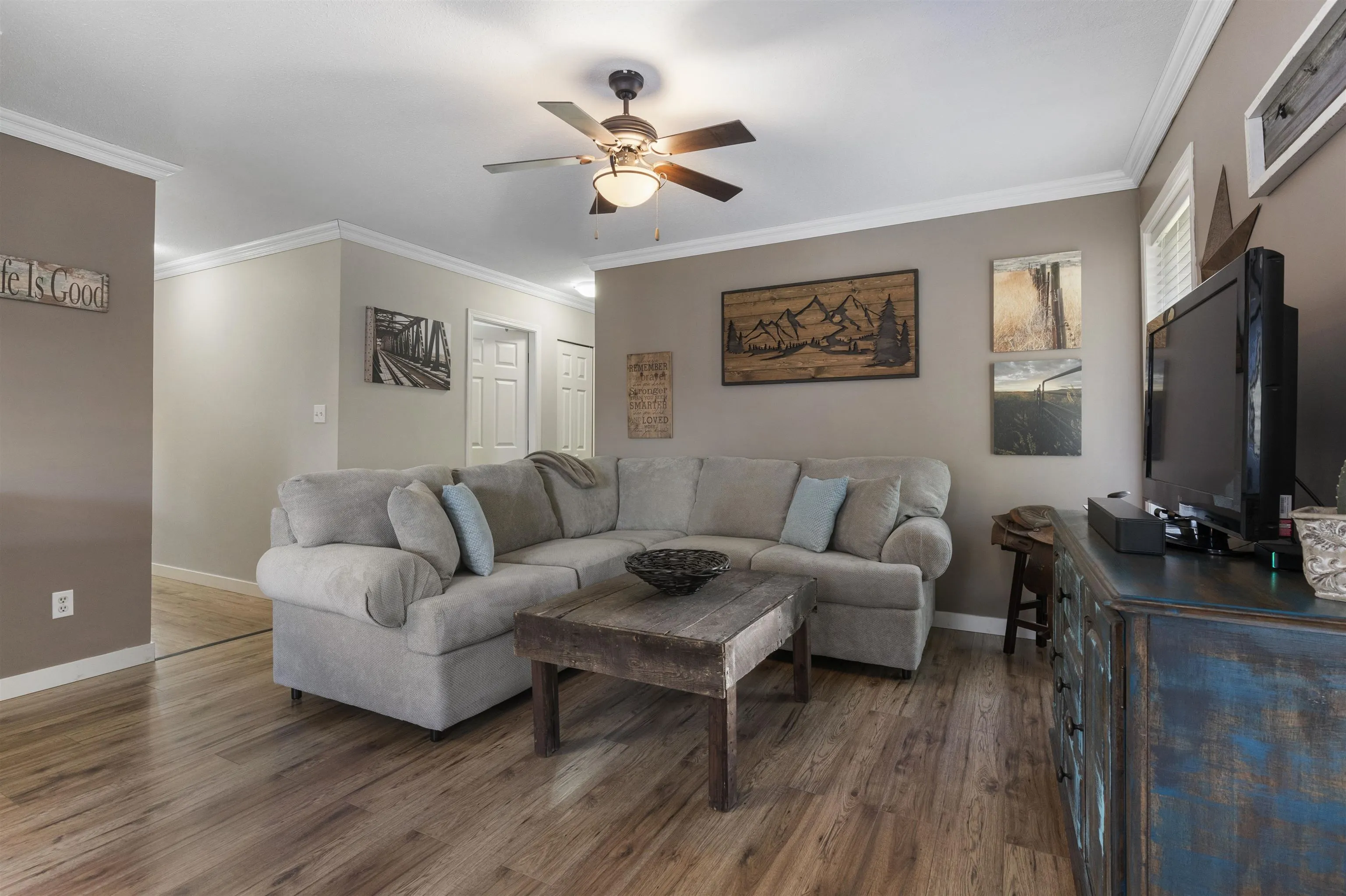 1636 Agassiz-Rosedale Highway No 9 Highway