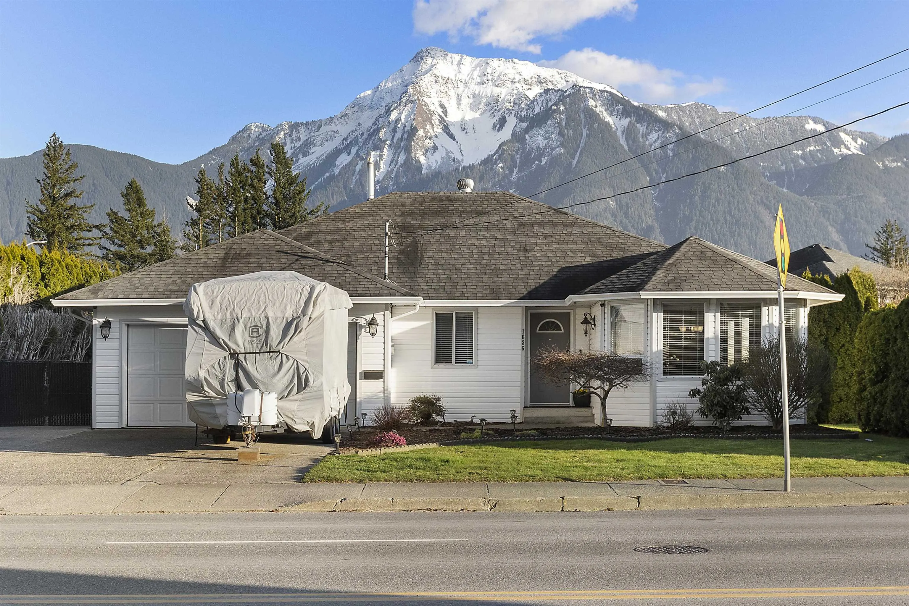 1636 Agassiz-Rosedale Highway No 9 Highway