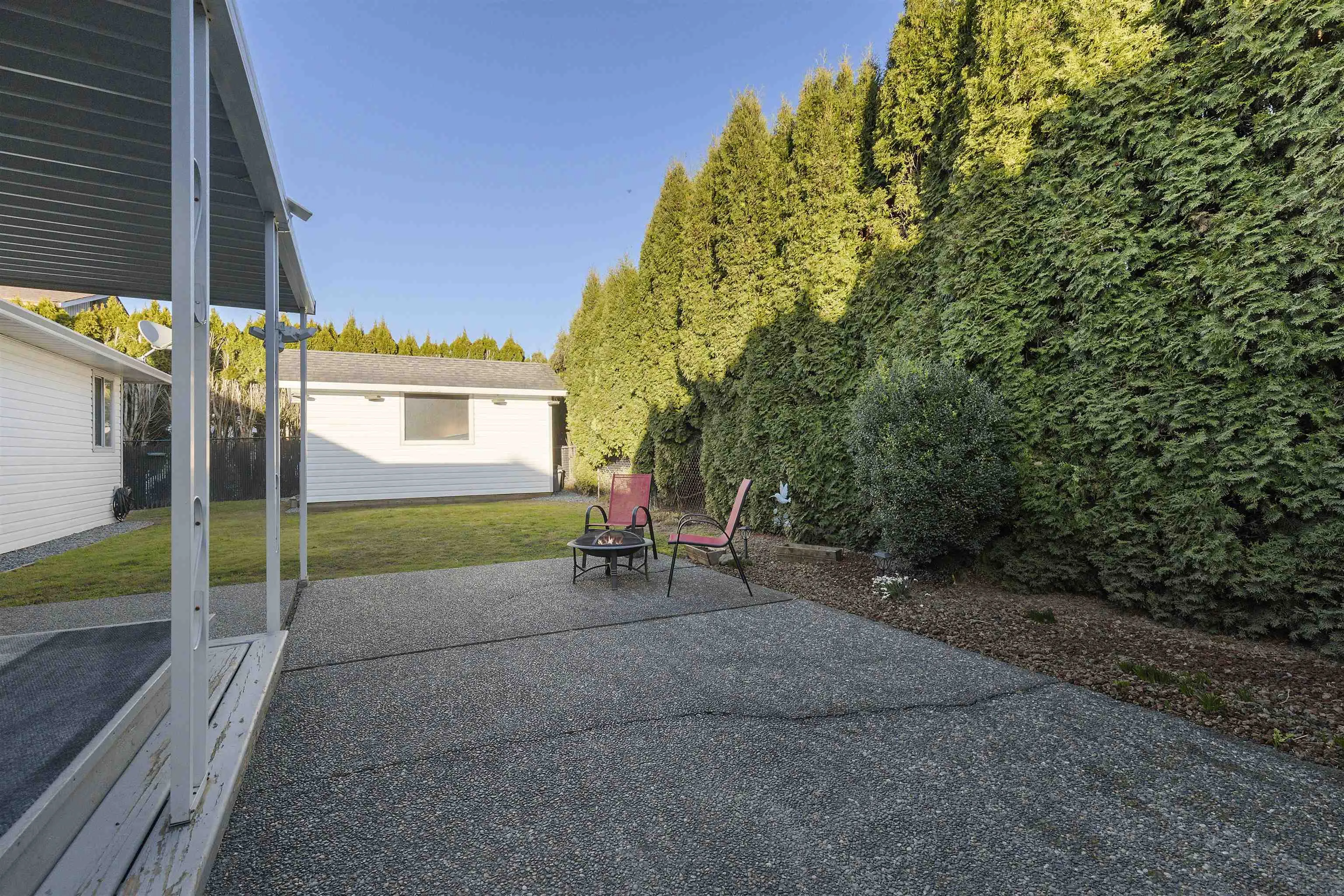 1636 Agassiz-Rosedale Highway No 9 Highway