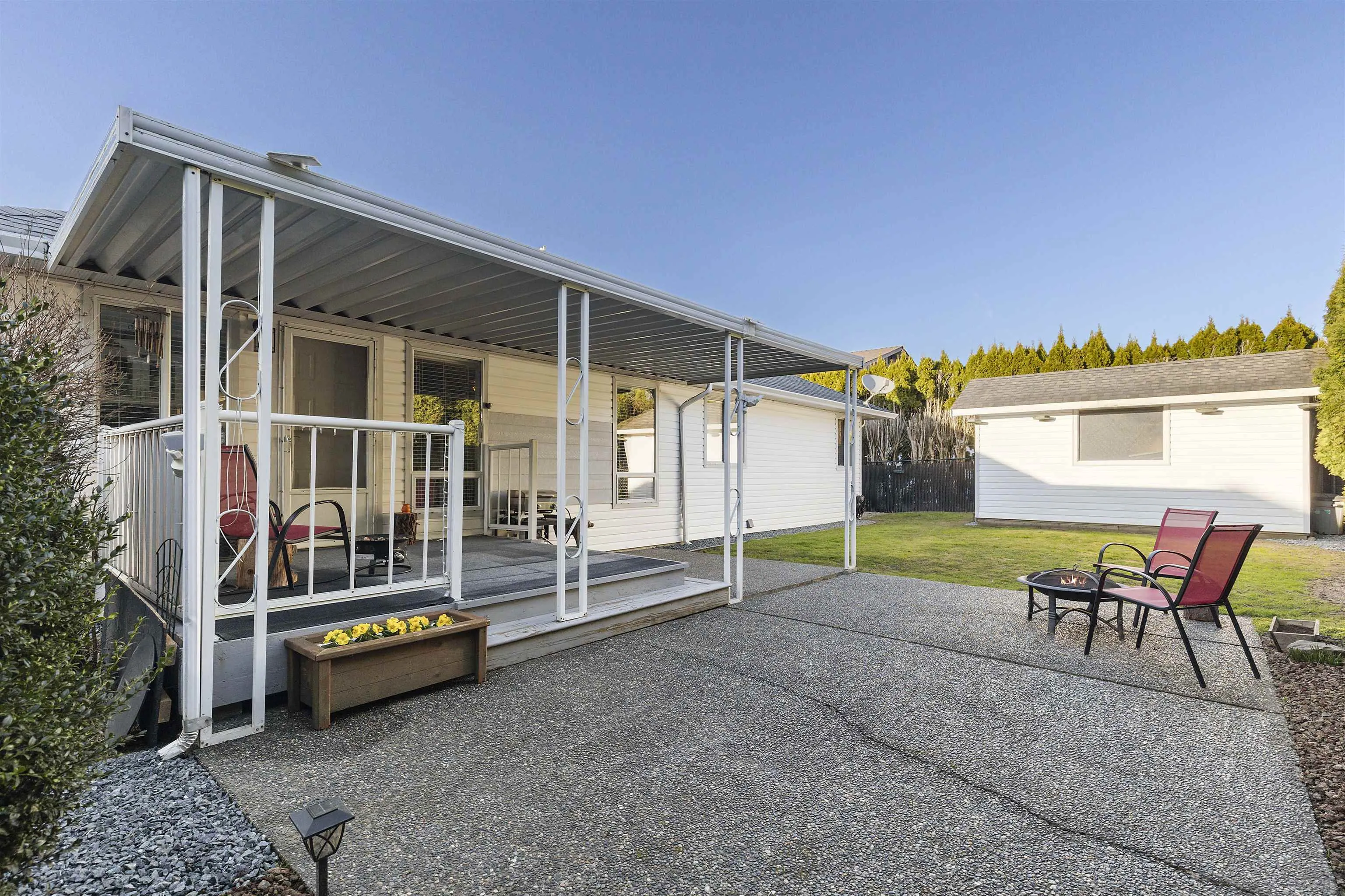 1636 Agassiz-Rosedale Highway No 9 Highway