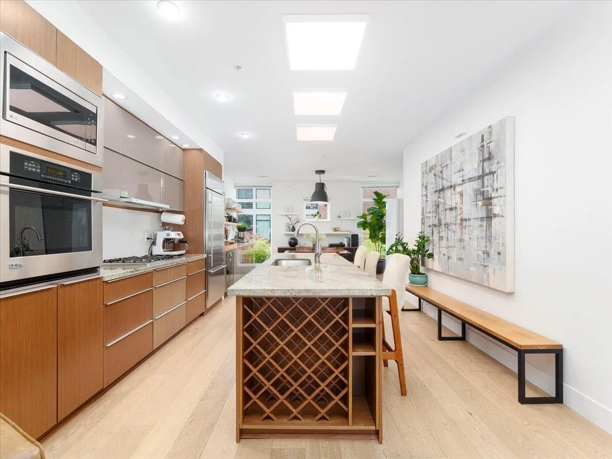 2953 Wall Street