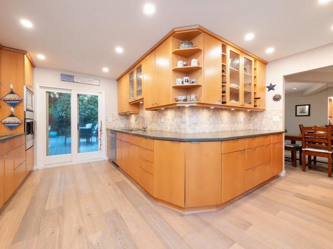 2727 Panorama Drive